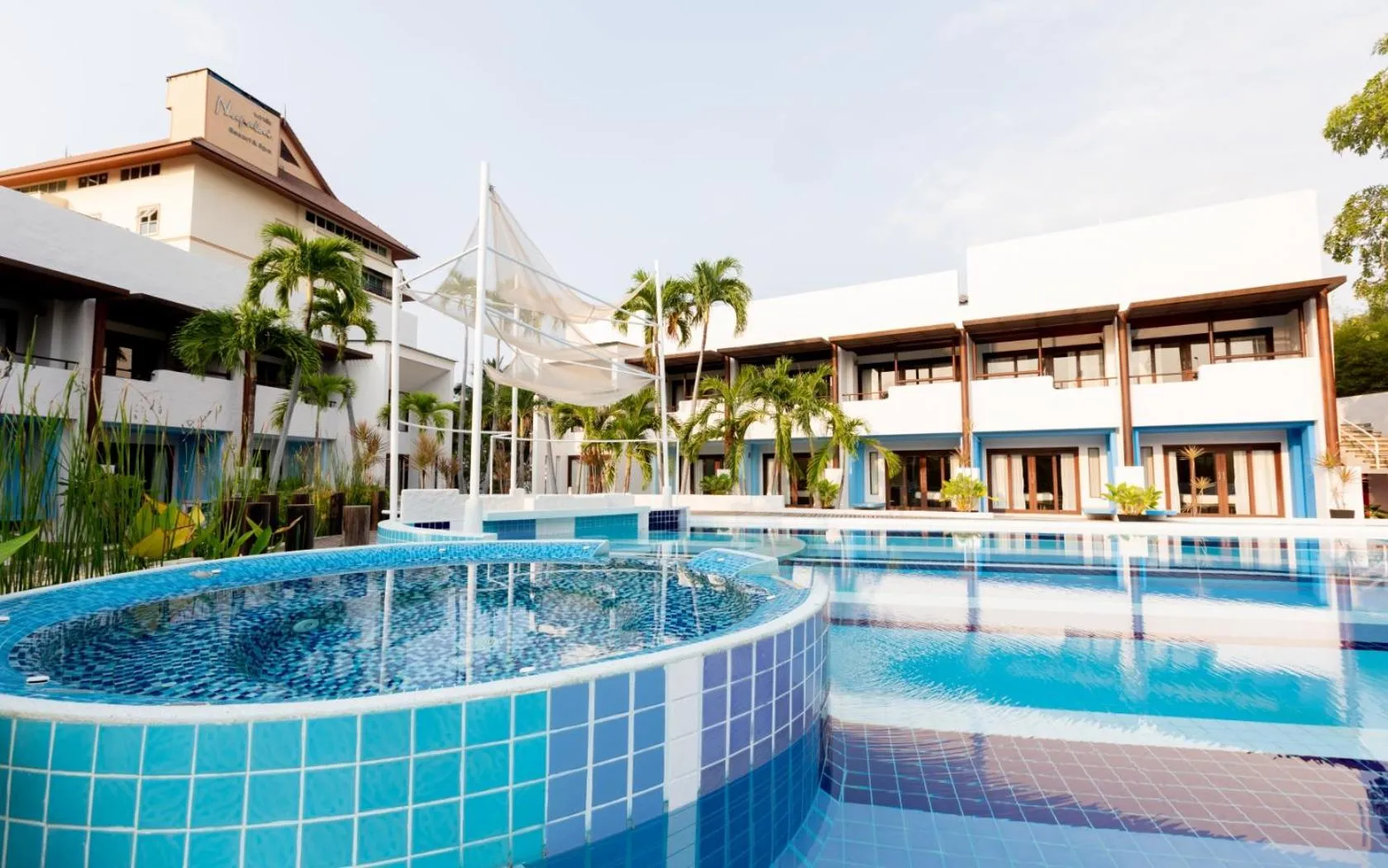 Swimming pool in Kochira