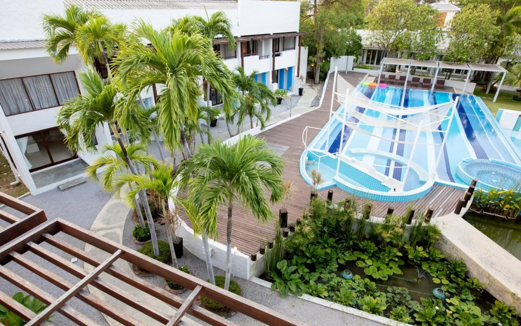 Property building in Kochira