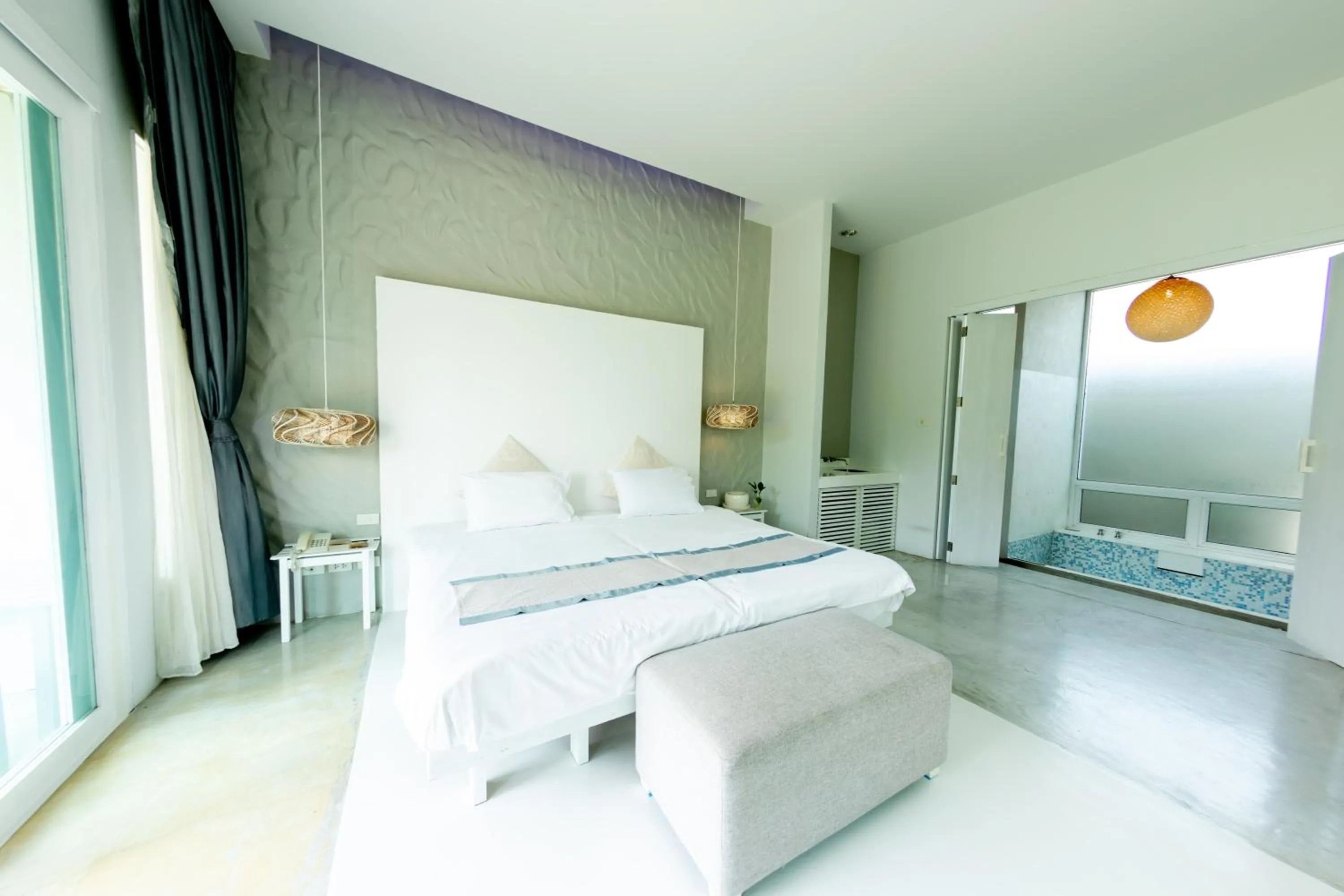 Photo of the whole room, Bed in Kochira