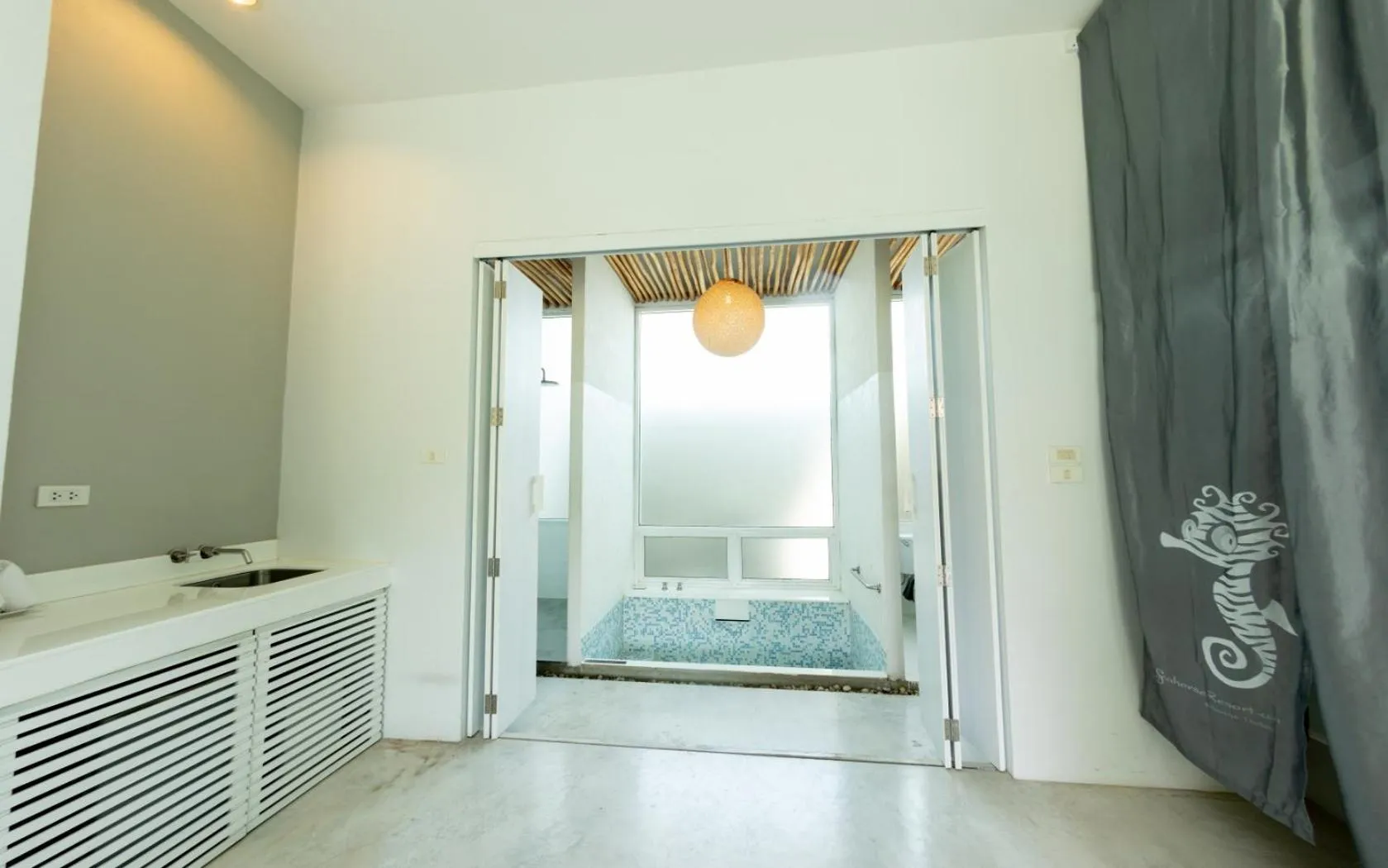 Photo of the whole room, Bed in Kochira