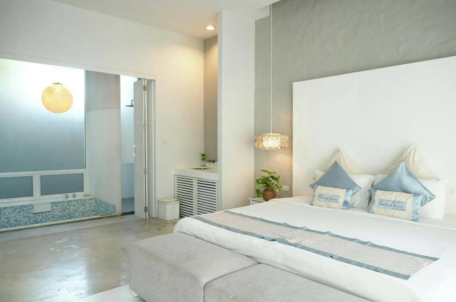 Bedroom, Bed in Kochira