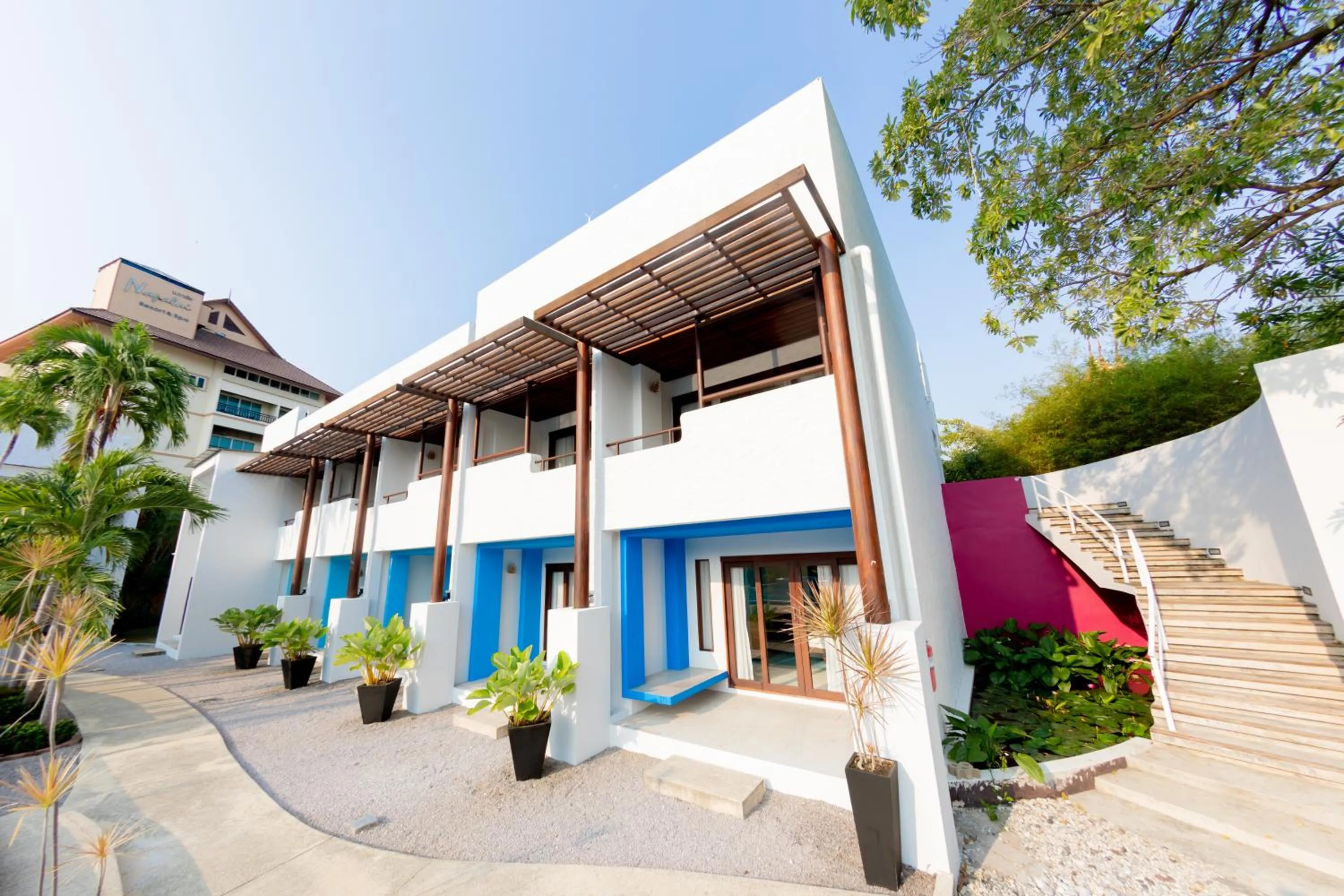 Property building in Kochira