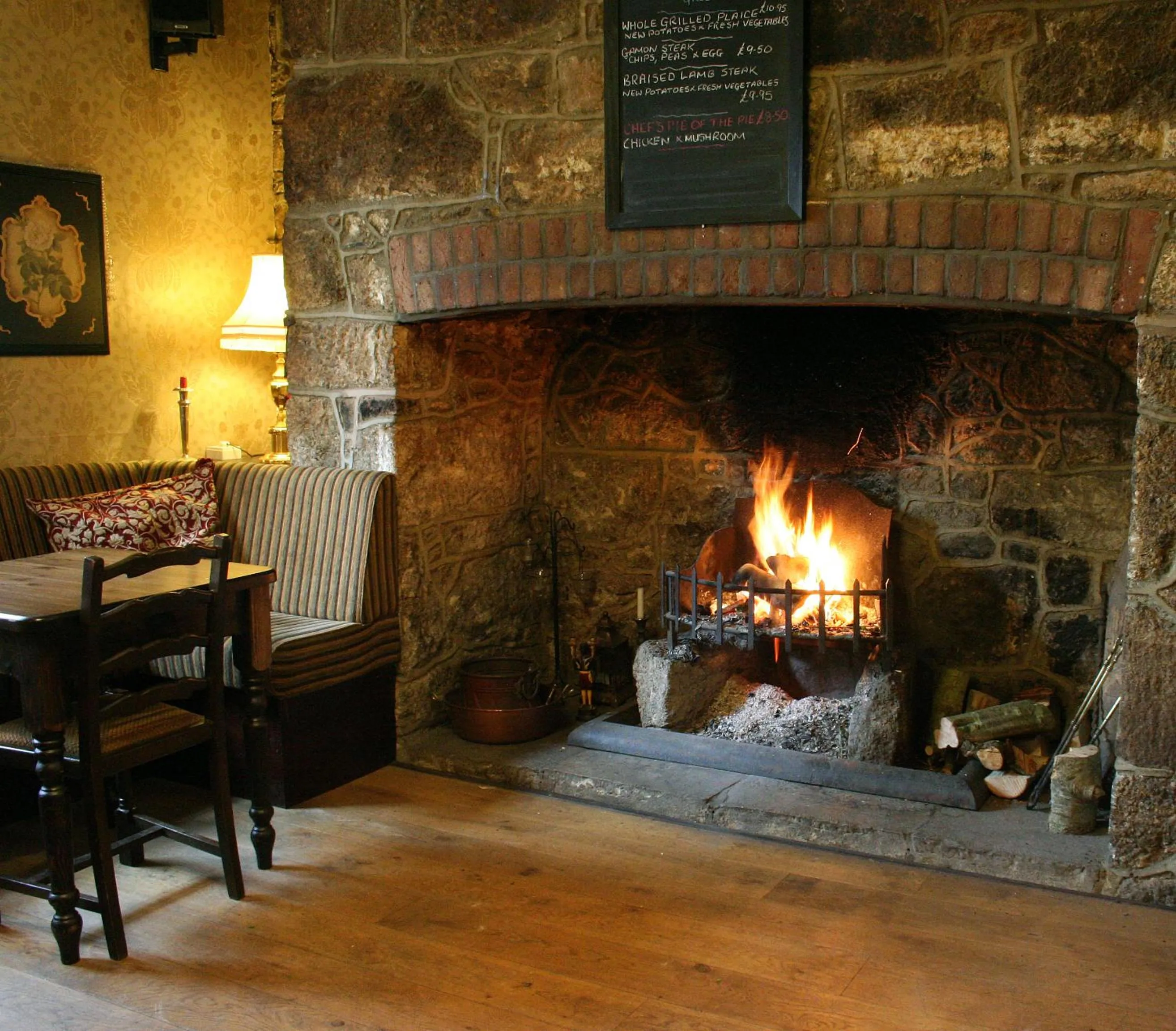 Decorative detail in The Globe Inn