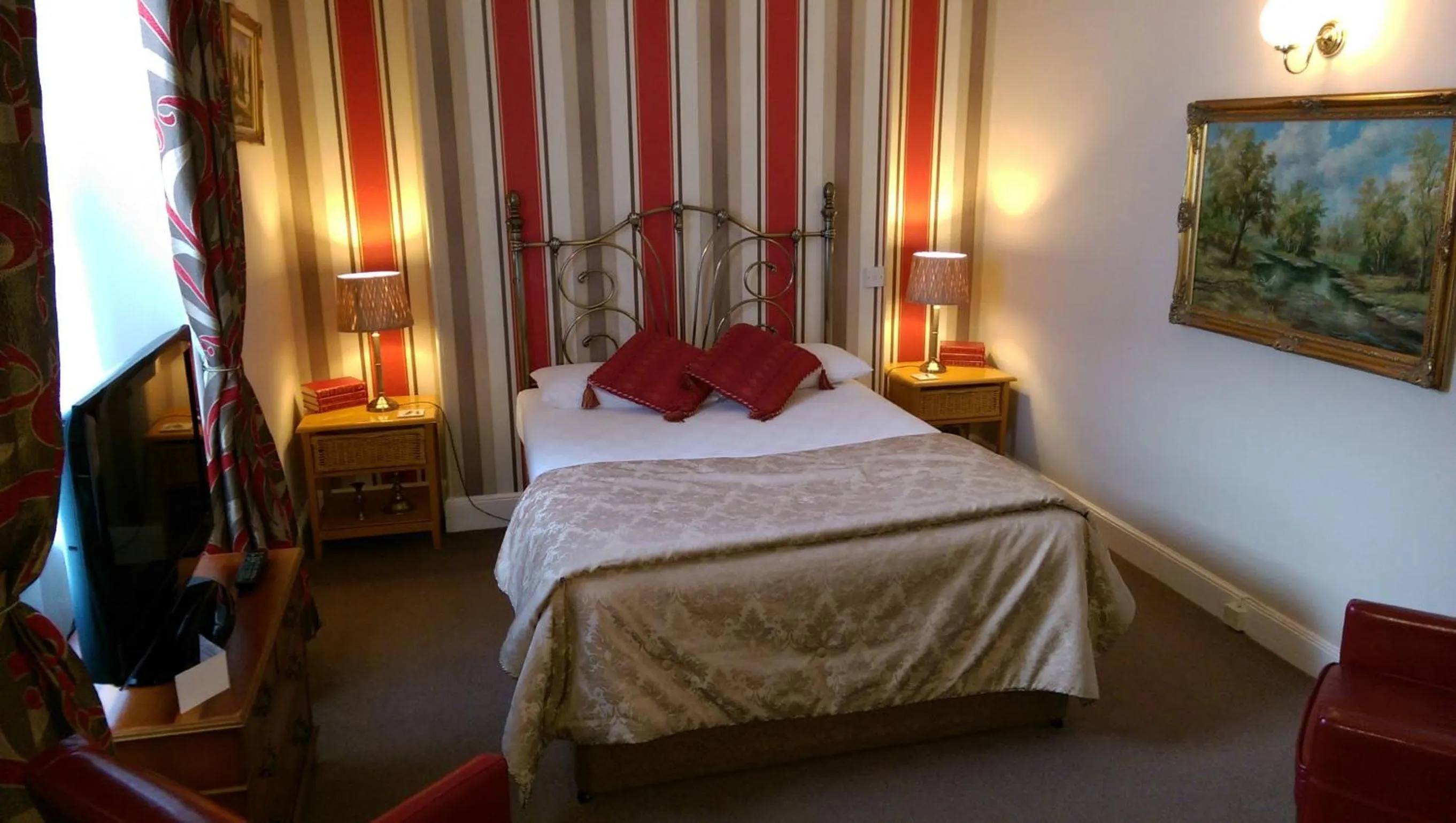 Bedroom, Bed in The Globe Inn