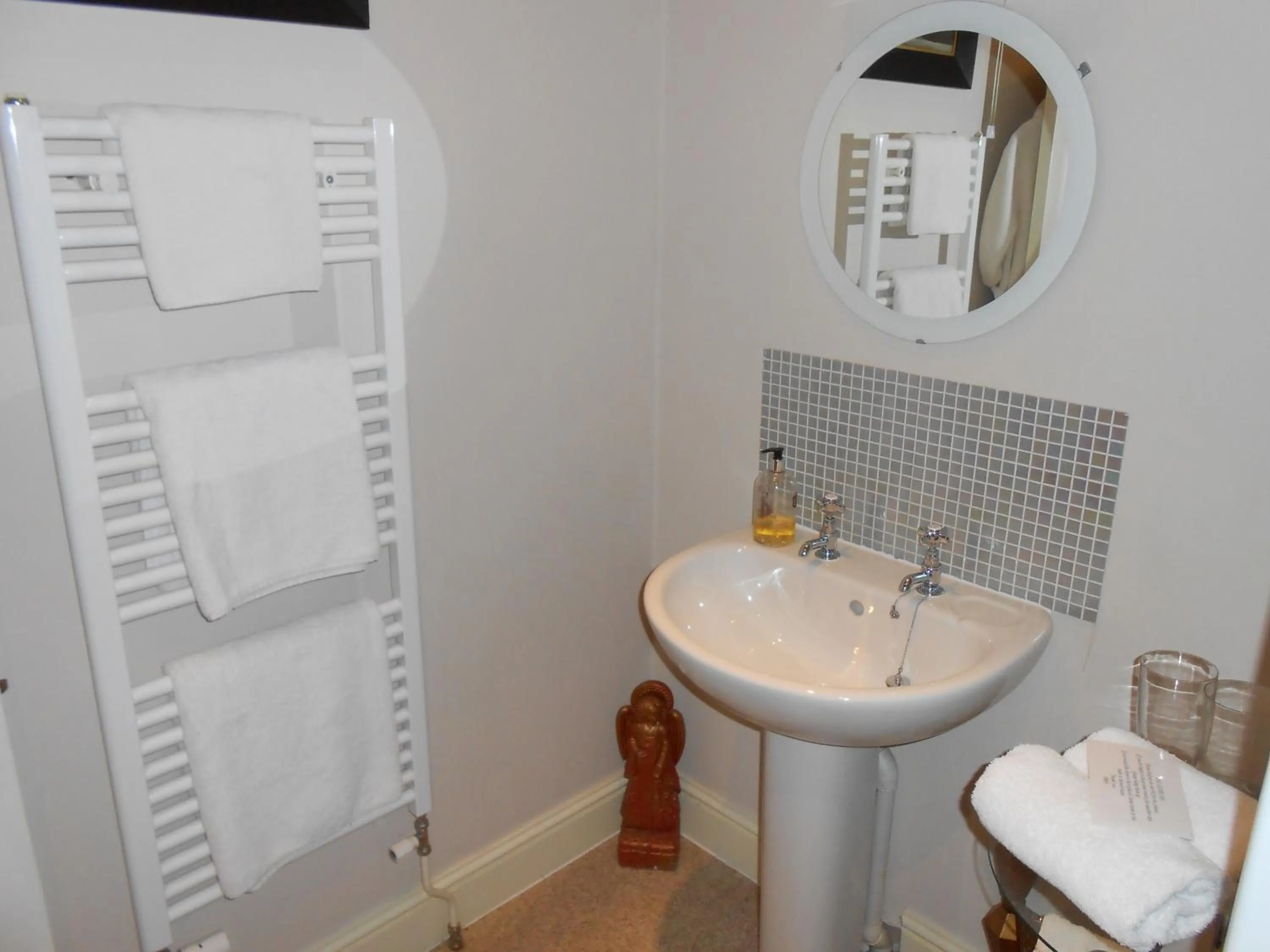 Bathroom in The Globe Inn