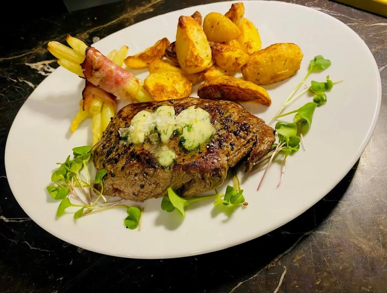 Restaurant/places to eat in Hotel Iskierka Business & Spa