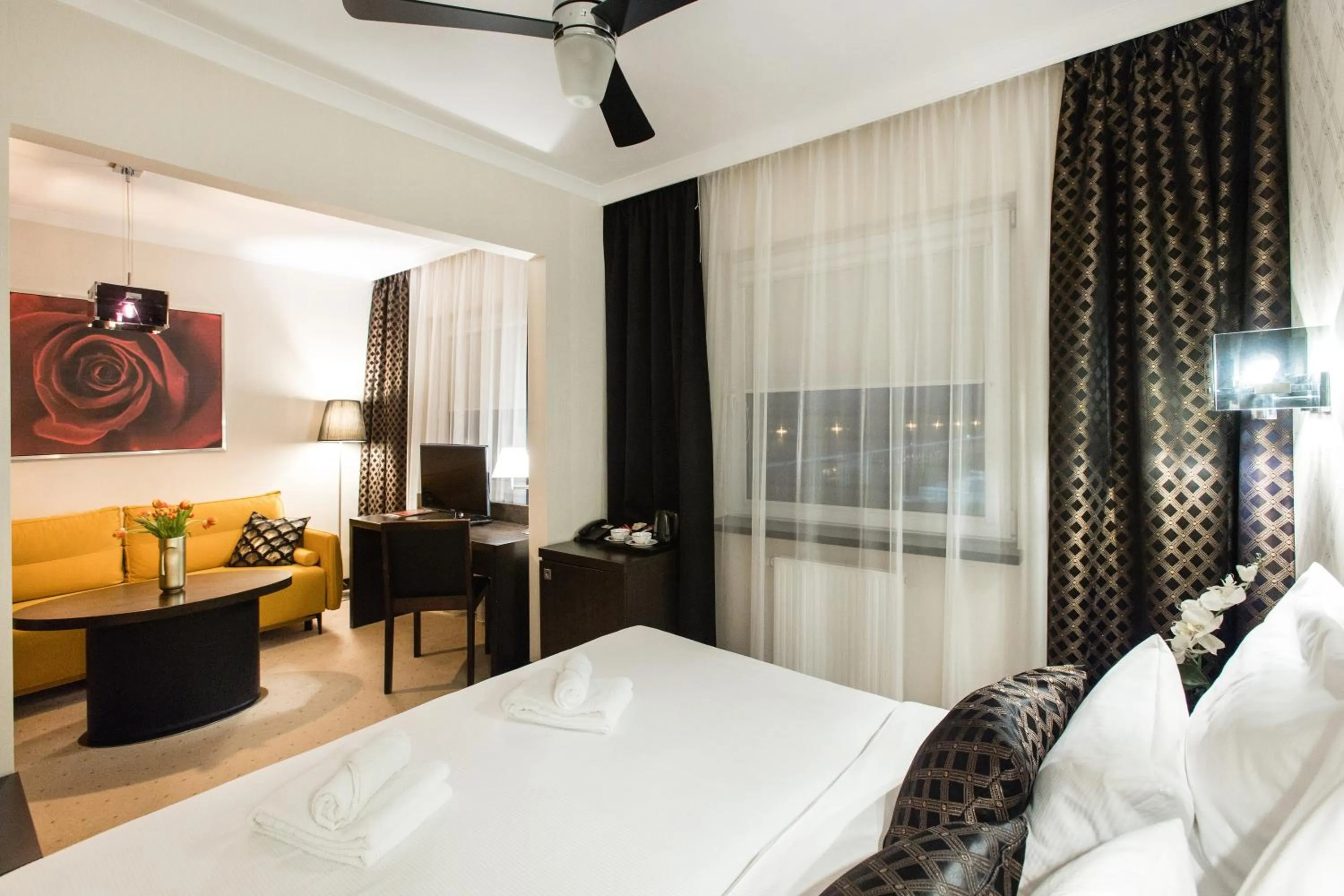 Photo of the whole room, Bed in Hotel Iskierka Business & Spa