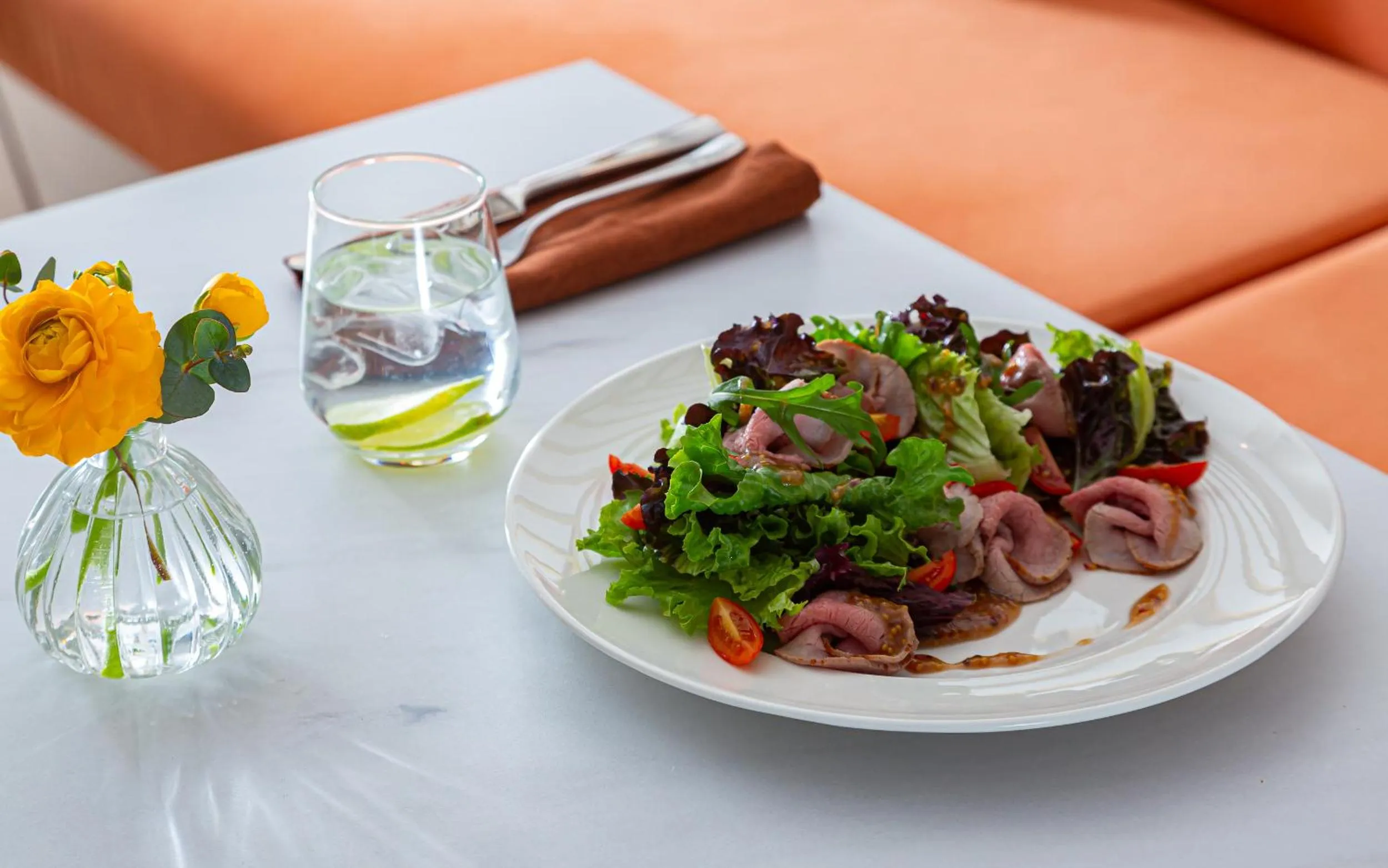 Restaurant/places to eat in DoubleTree by Hilton Shymkent