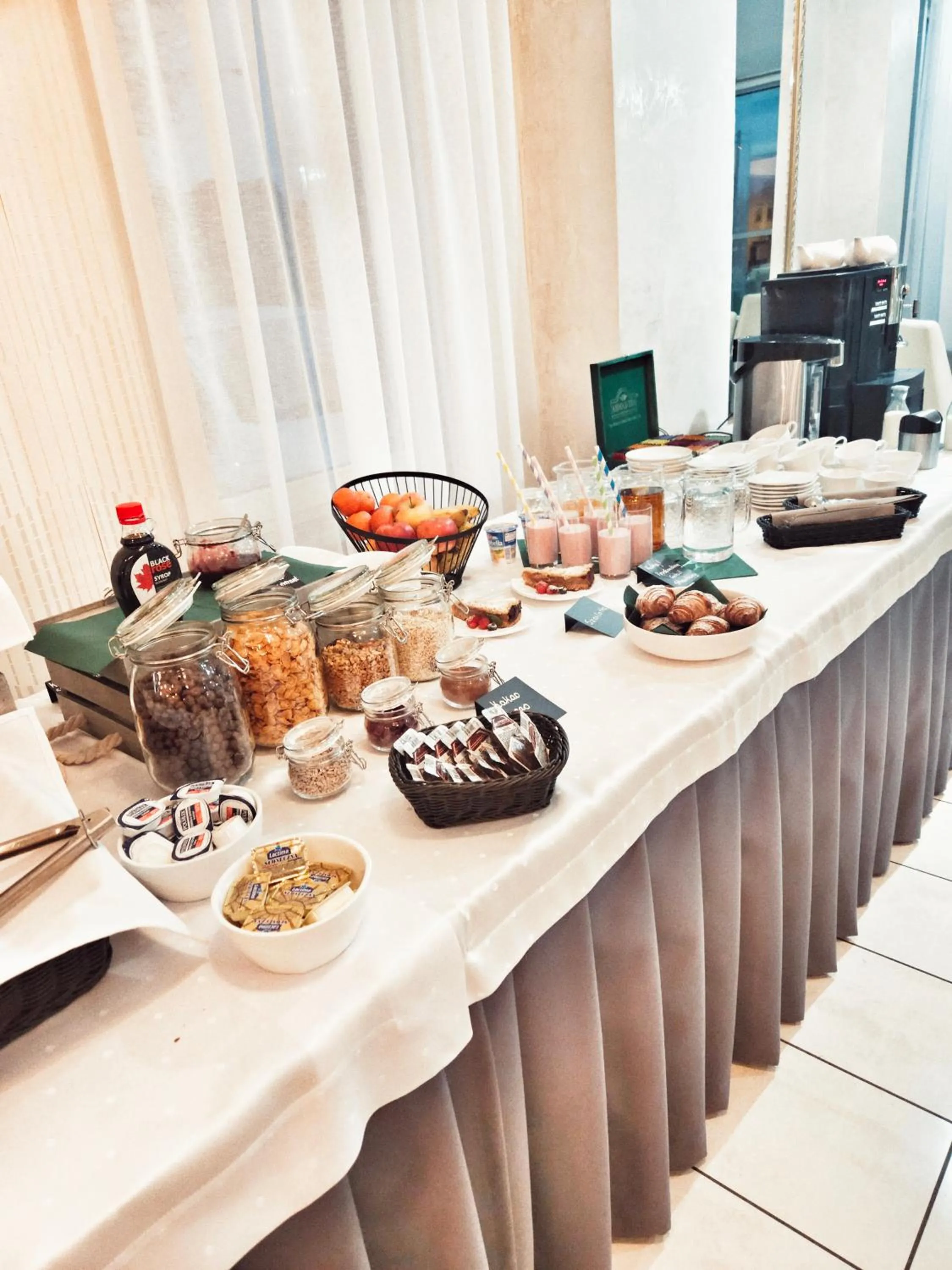 Breakfast in Hotel i Restauracja w Luboniu