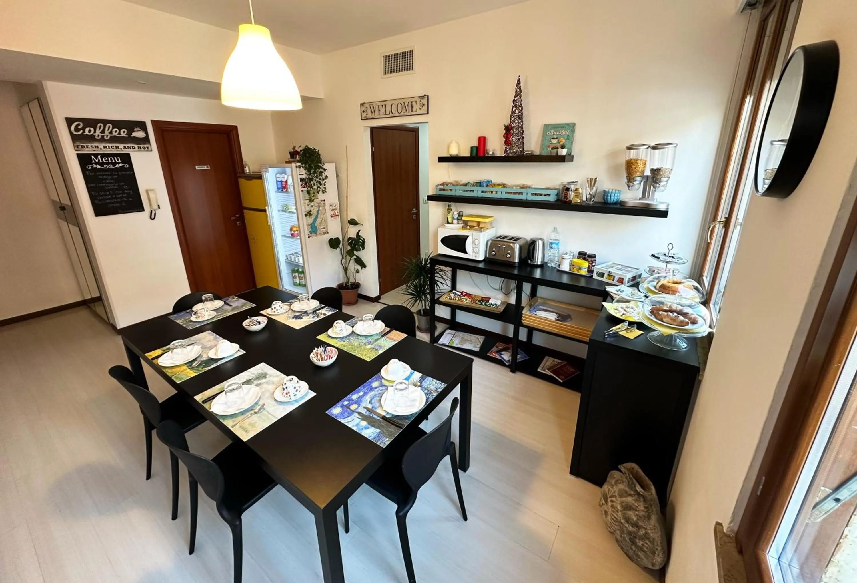 Kitchen or kitchenette in B&B Alla Casa di Lucia