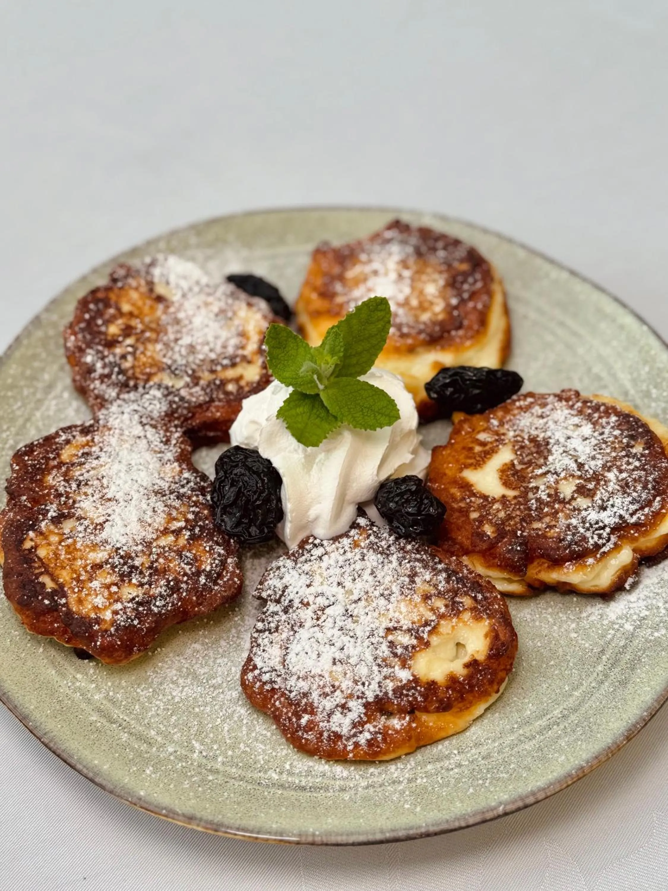 Food and drinks in Hotel Mateo