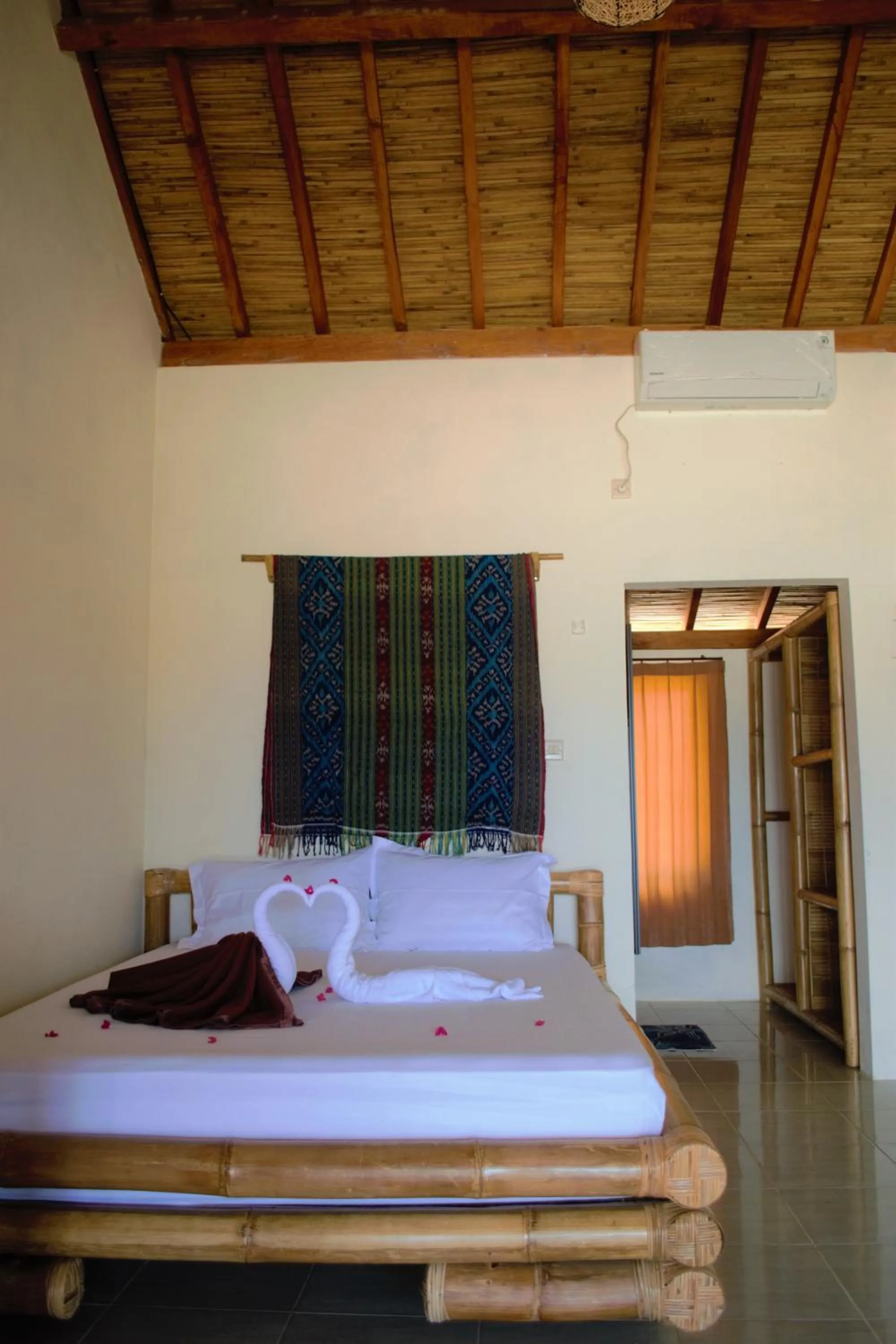 Day in Alden Beach House