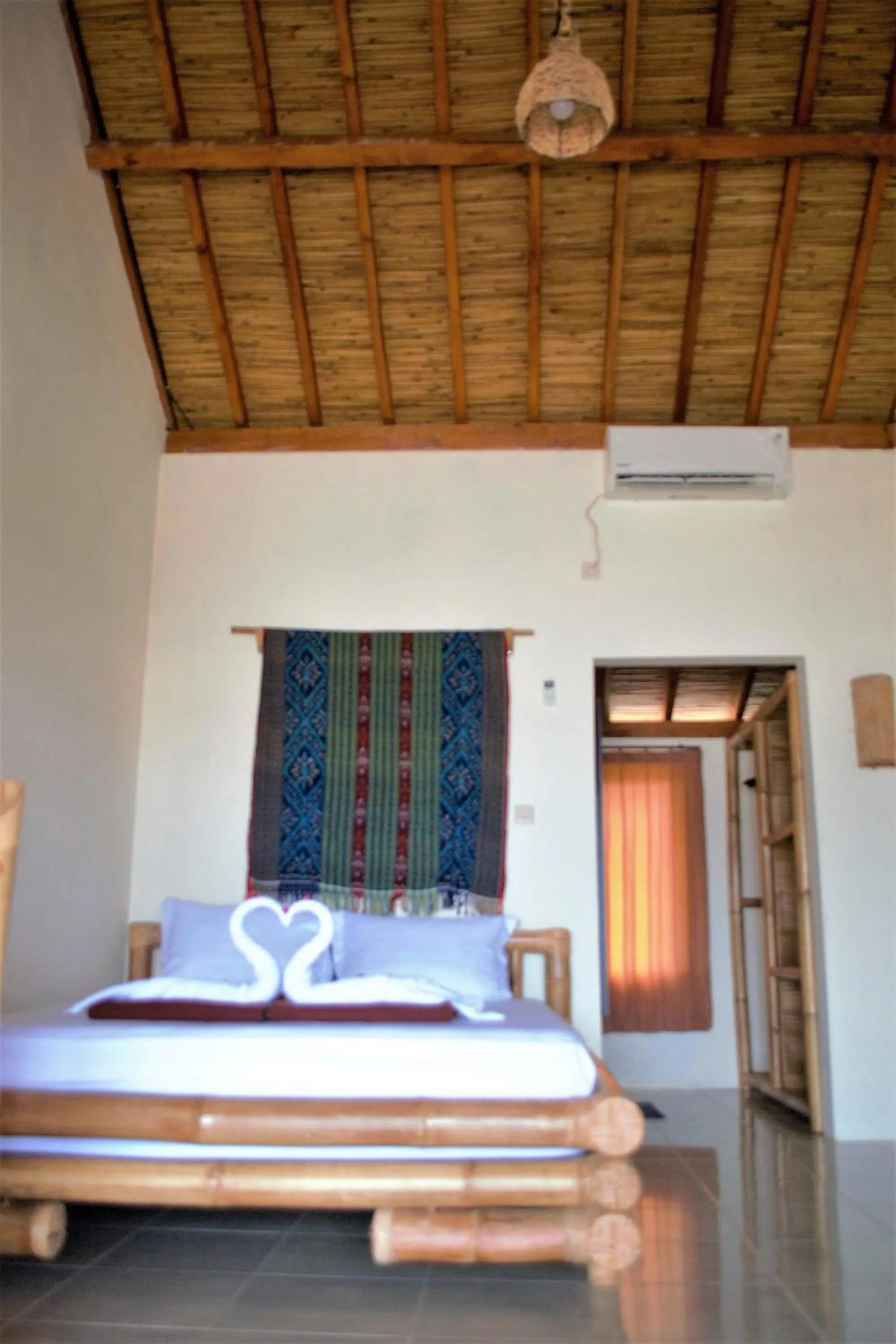 Day in Alden Beach House