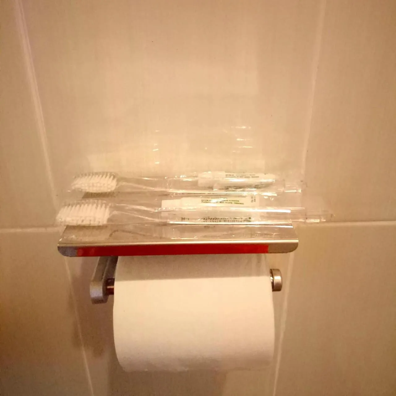 Photo of the whole room in Alden Beach House