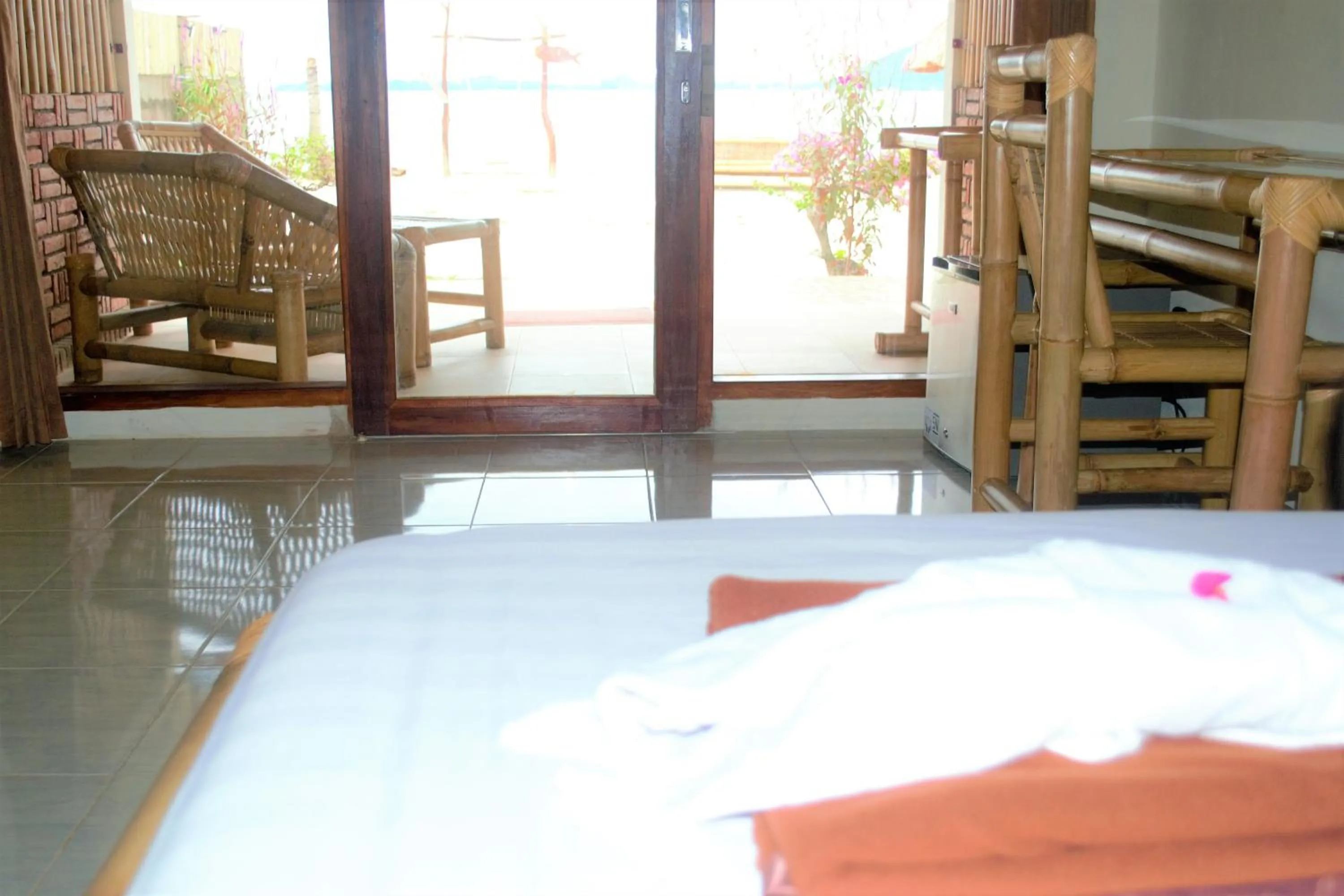 Day in Alden Beach House