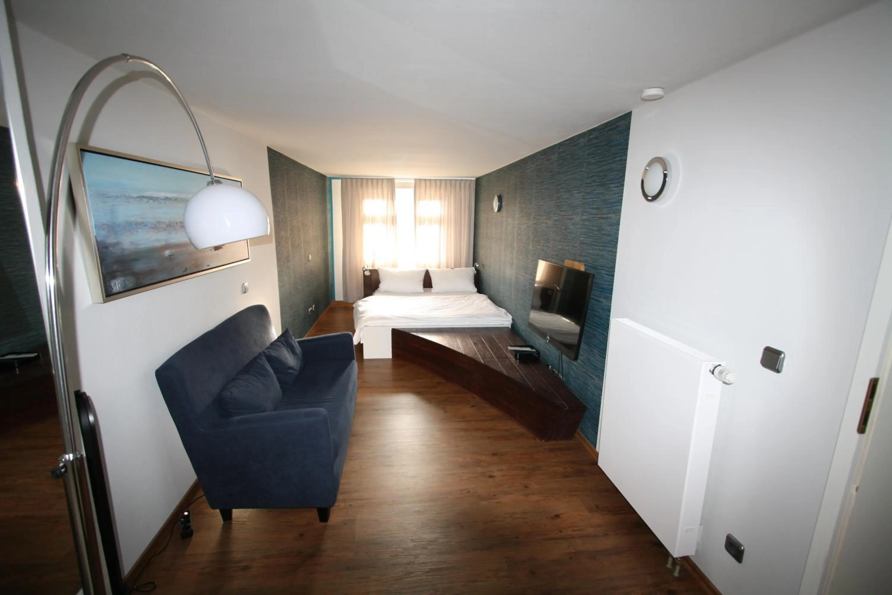 Bedroom, Bed in Elements Hotel