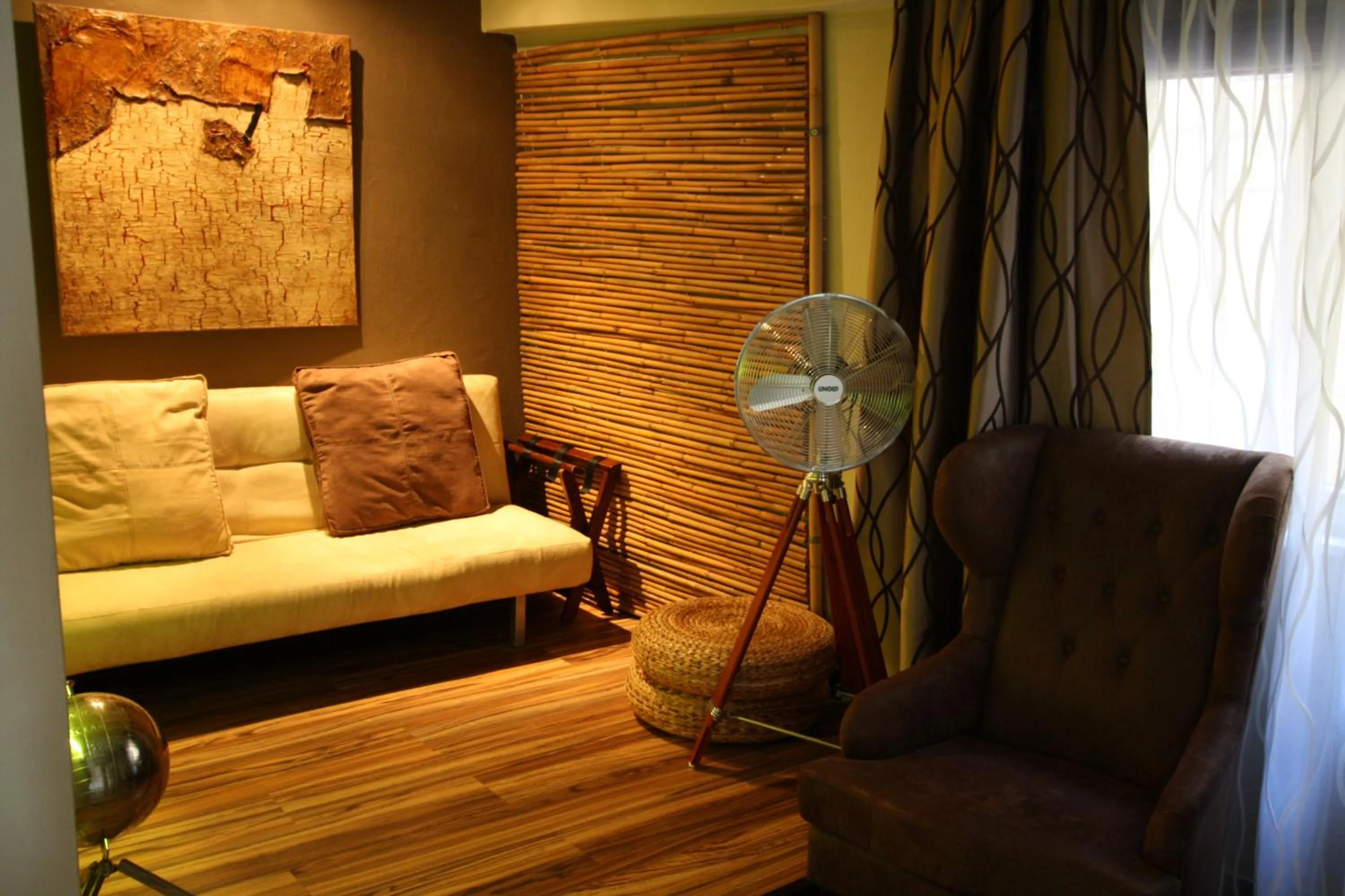 Photo of the whole room in Elements Hotel