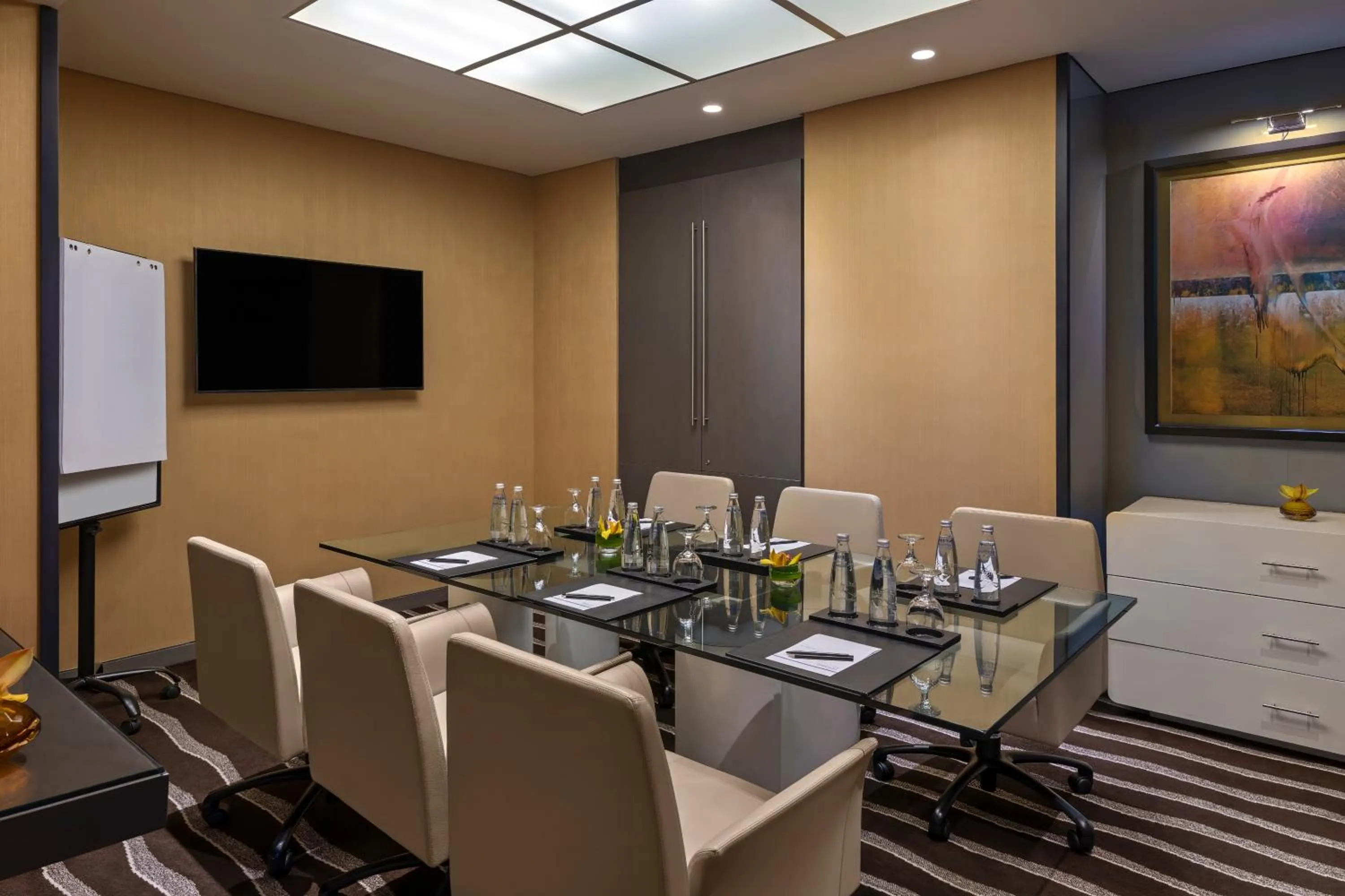 Lounge or bar in Park Rotana Abu Dhabi