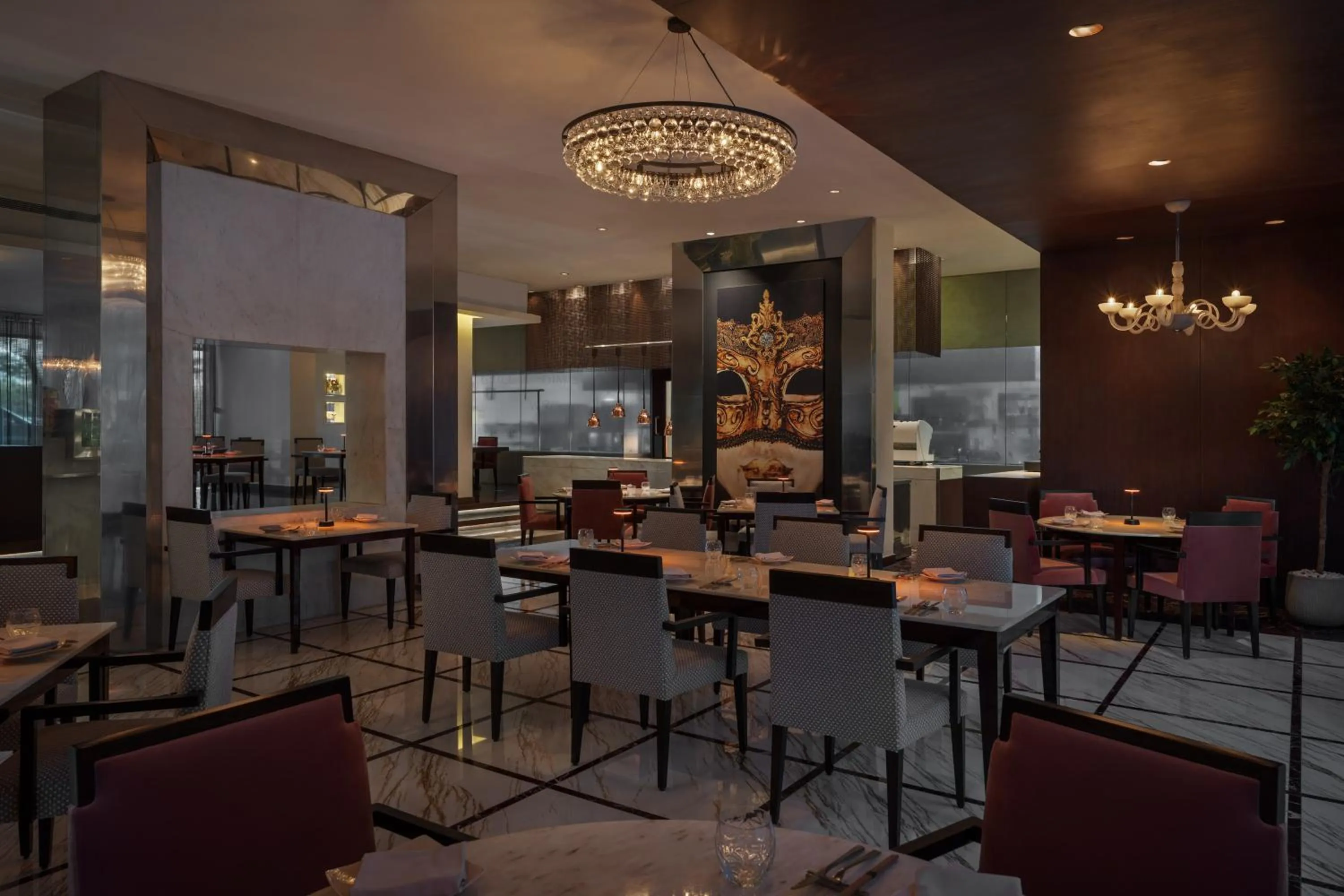 Restaurant/places to eat in Park Rotana Abu Dhabi