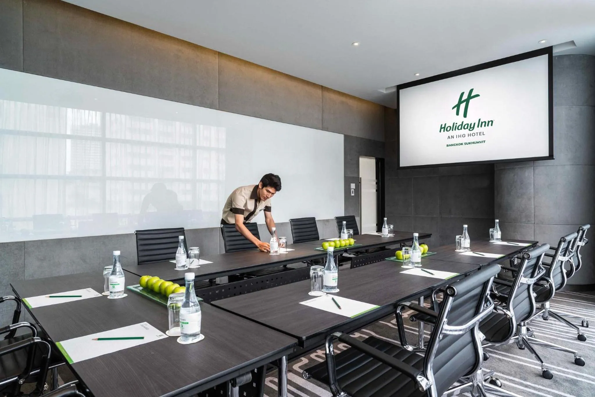 Meeting/conference room in Holiday Inn Bangkok Sukhumvit by IHG