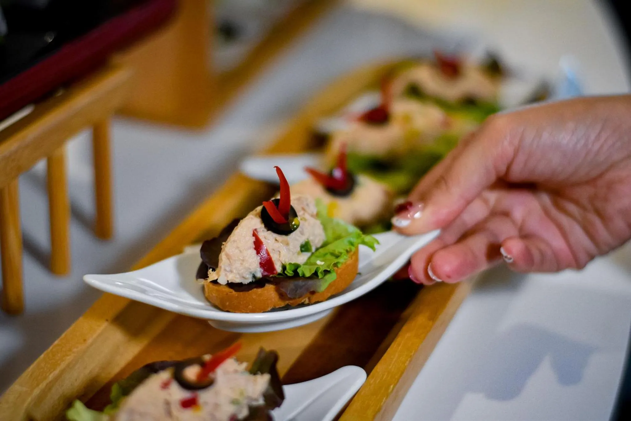 Lounge or bar in Holiday Inn Bangkok Sukhumvit by IHG