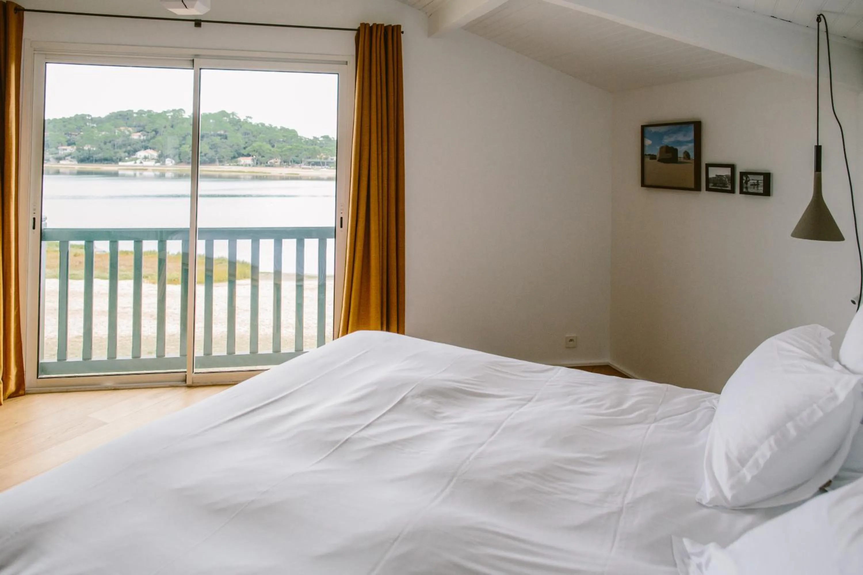 Bedroom, Bed in Hôtel Les Hortensias du Lac