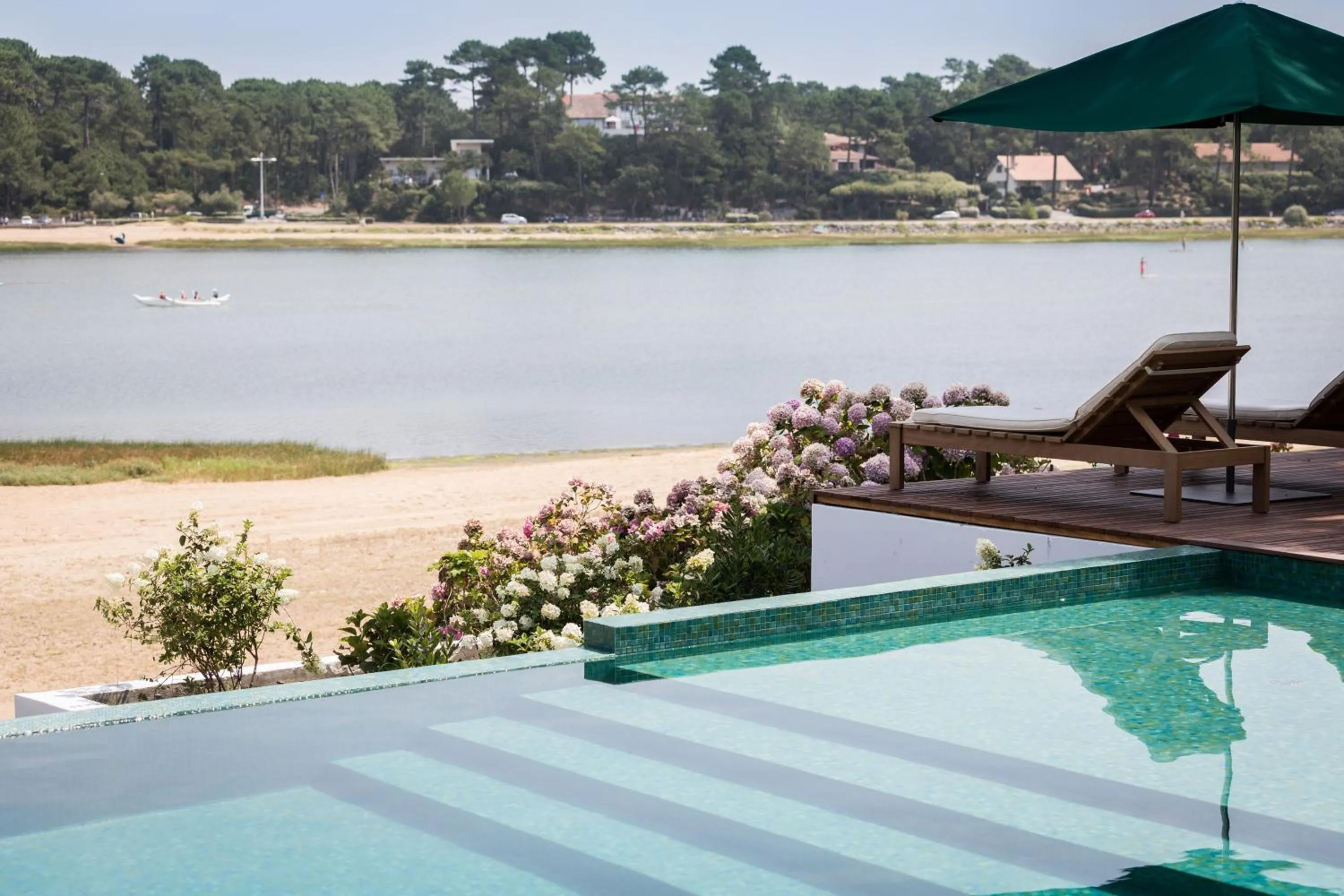 Pool view in Hôtel Les Hortensias du Lac