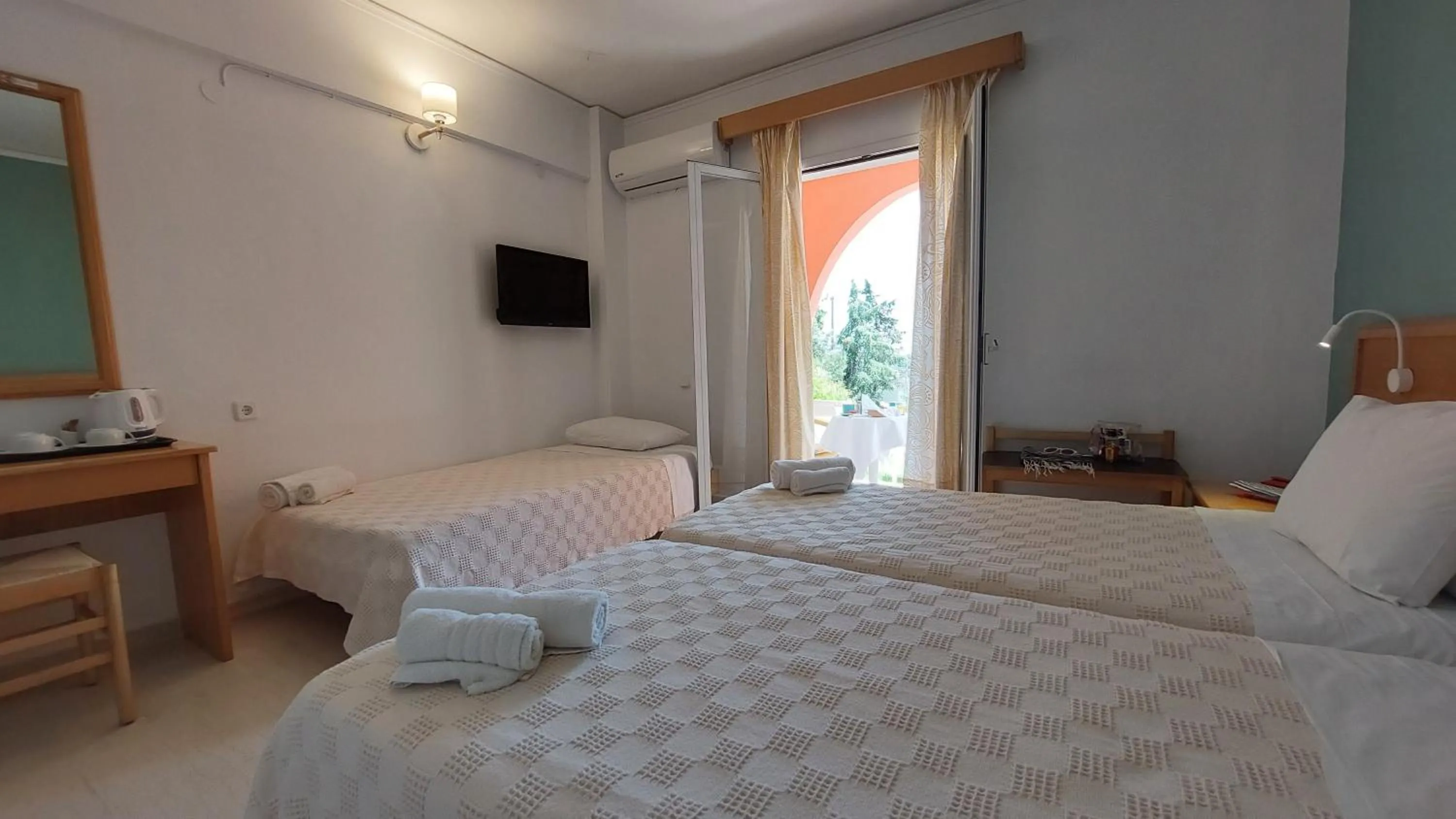 Bed in Elite Corfu - Adults Friendly