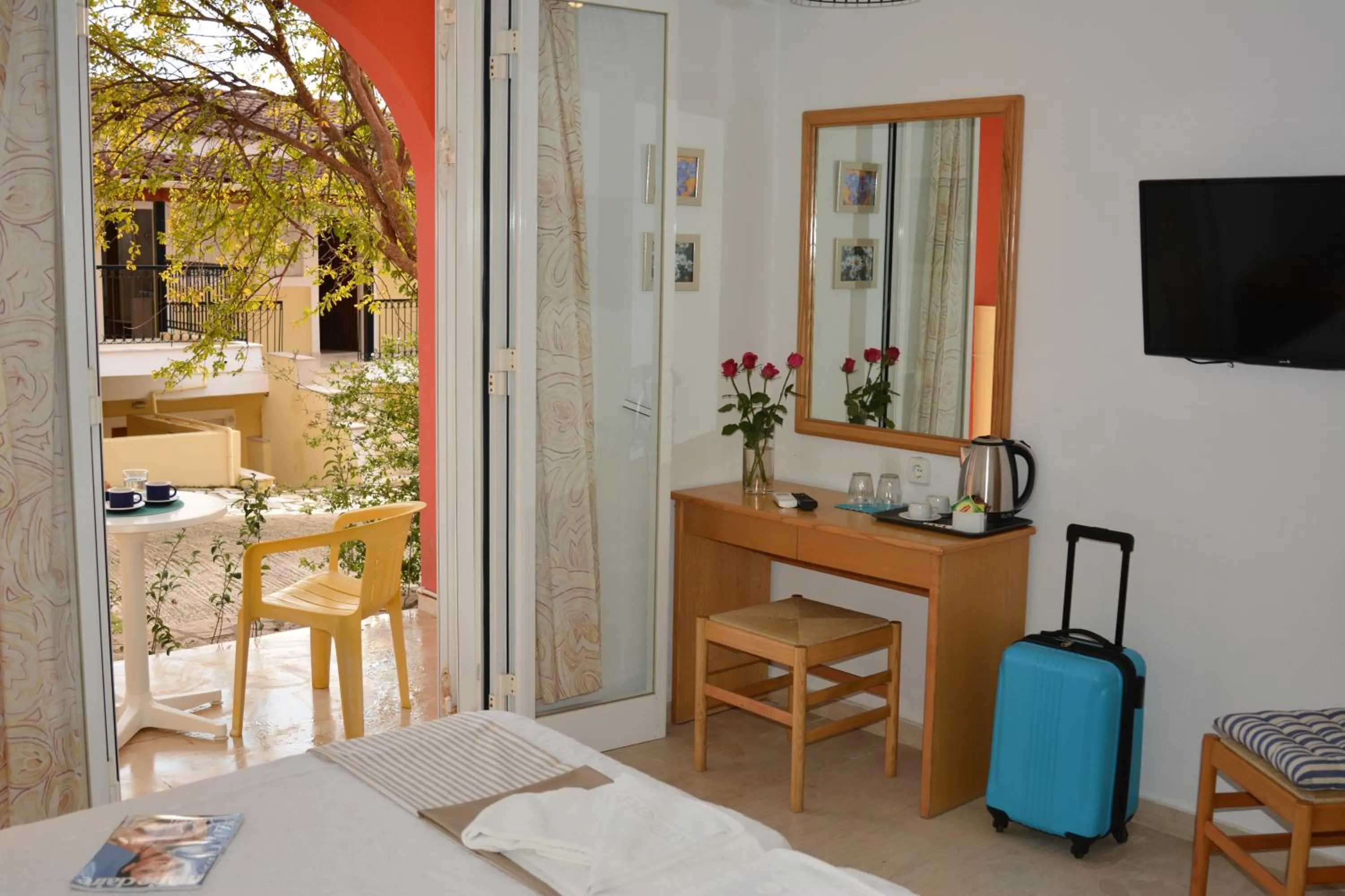 Coffee/tea facilities, Bed in Elite Corfu - Adults Friendly