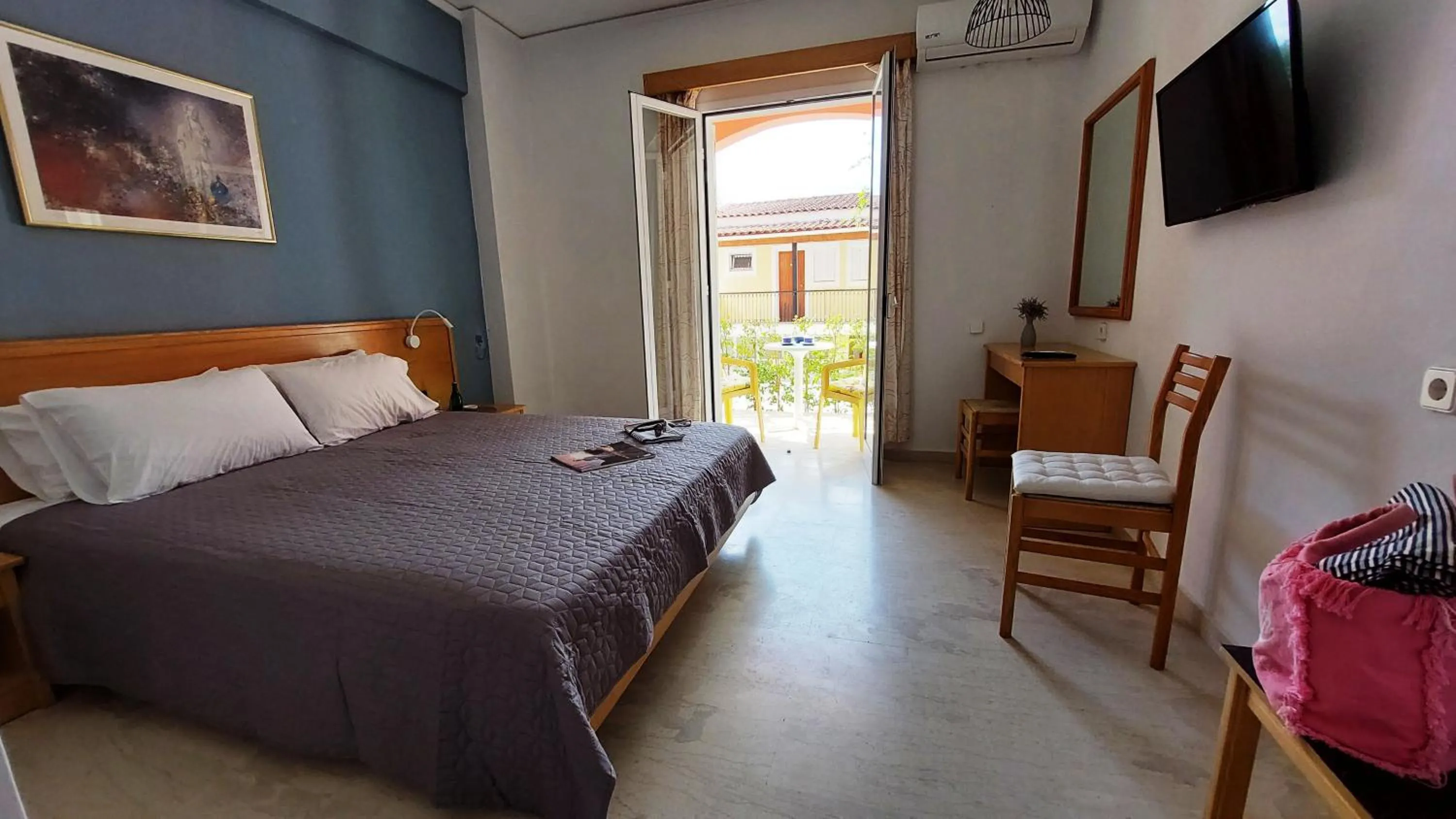 Bed in Elite Corfu - Adults Friendly