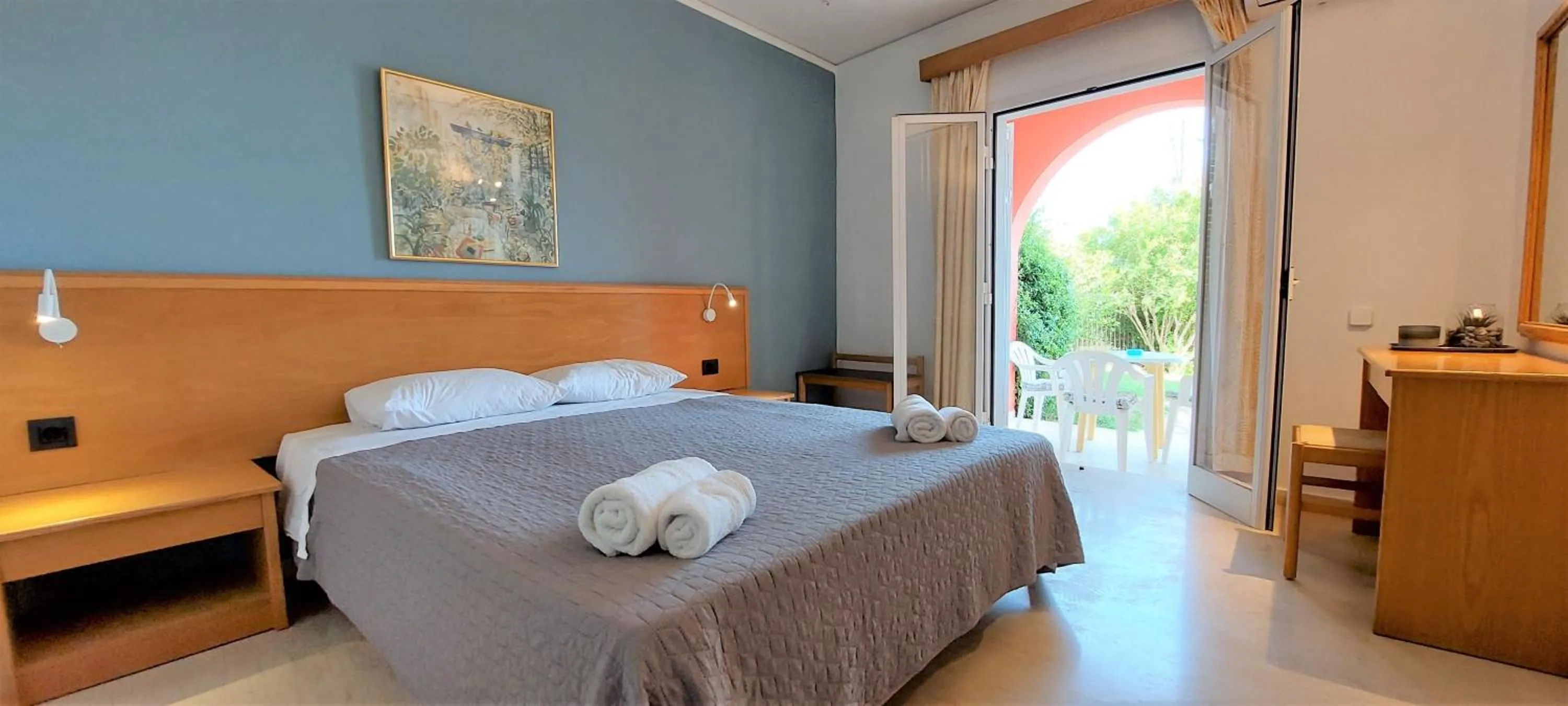 Bed in Elite Corfu - Adults Friendly