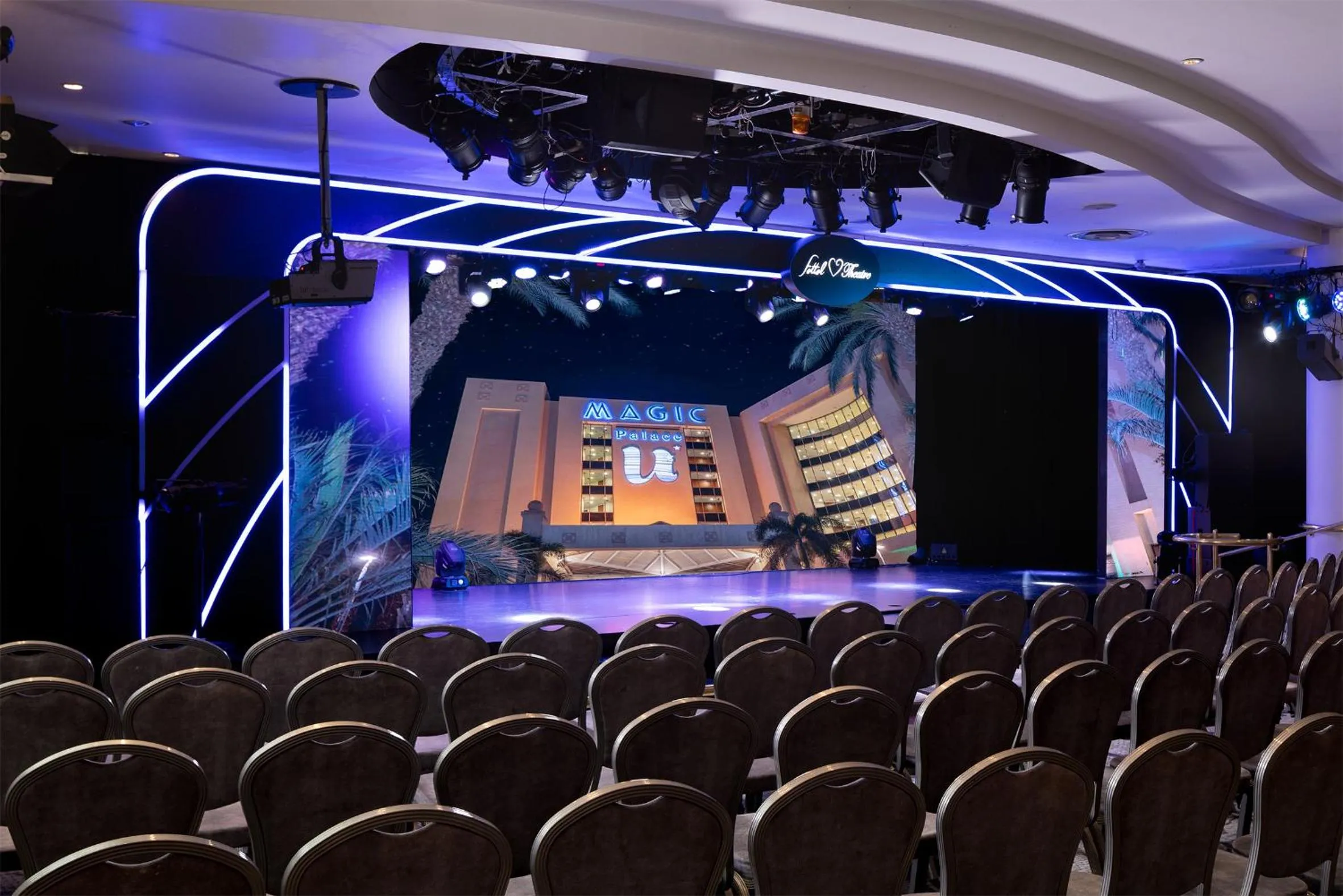 Evening entertainment in U Magic Palace