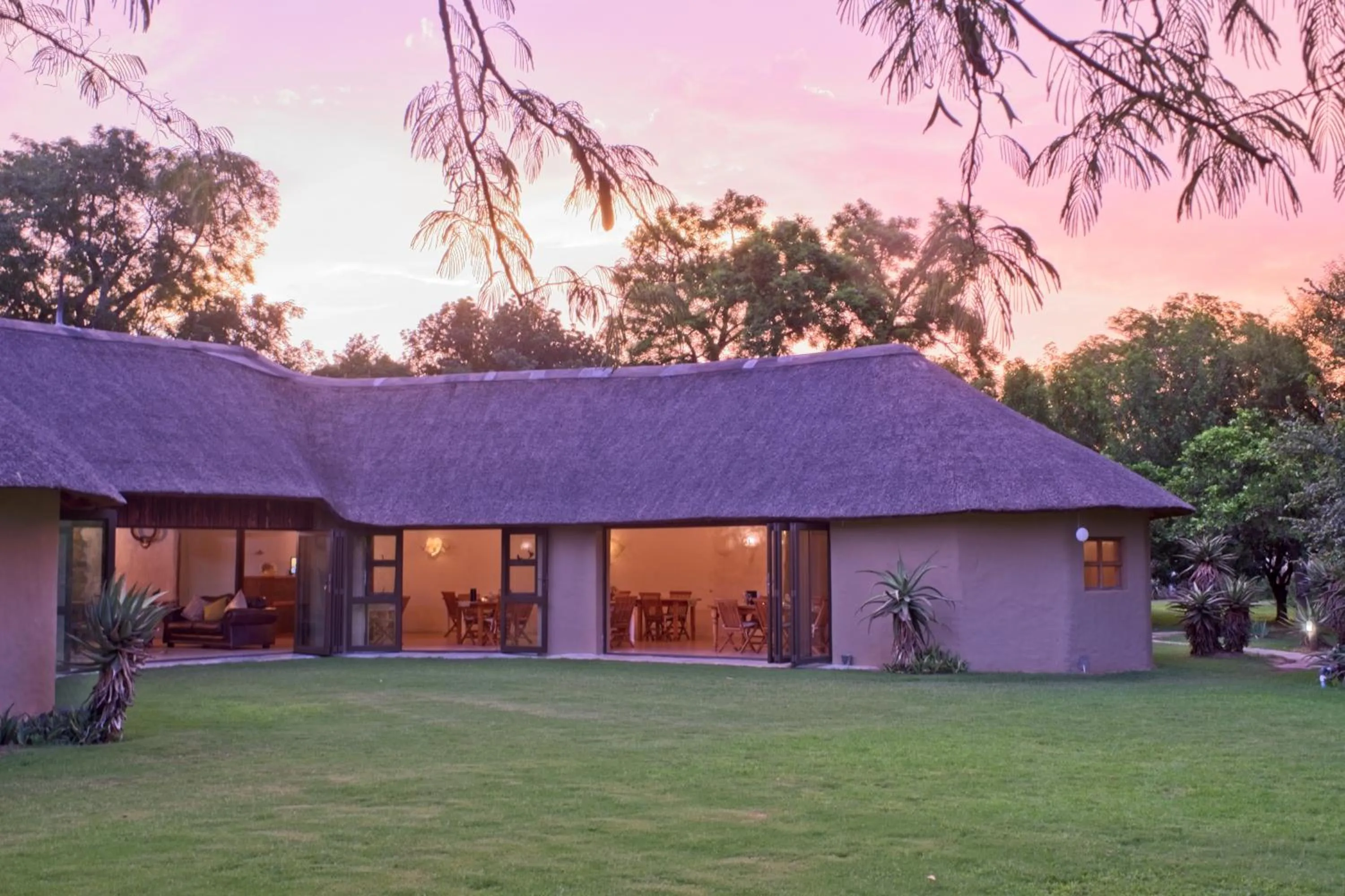 Restaurant/places to eat in Chrislin African Lodge