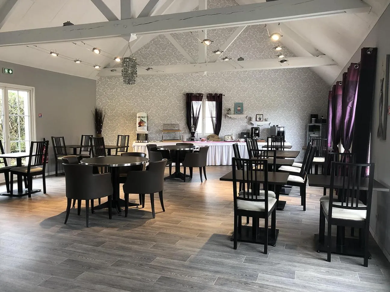 Restaurant/places to eat in Hôtel HAPY