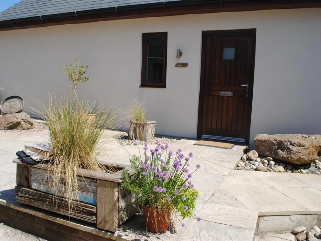 Property building in Blas Gwyr