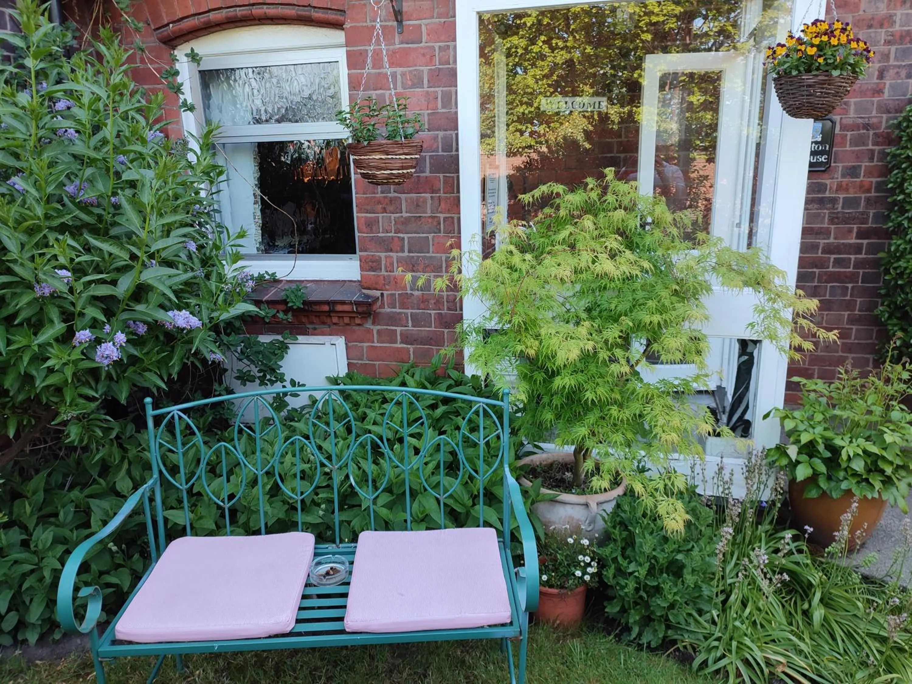 Property building in Anton Guest House Bed and Breakfast