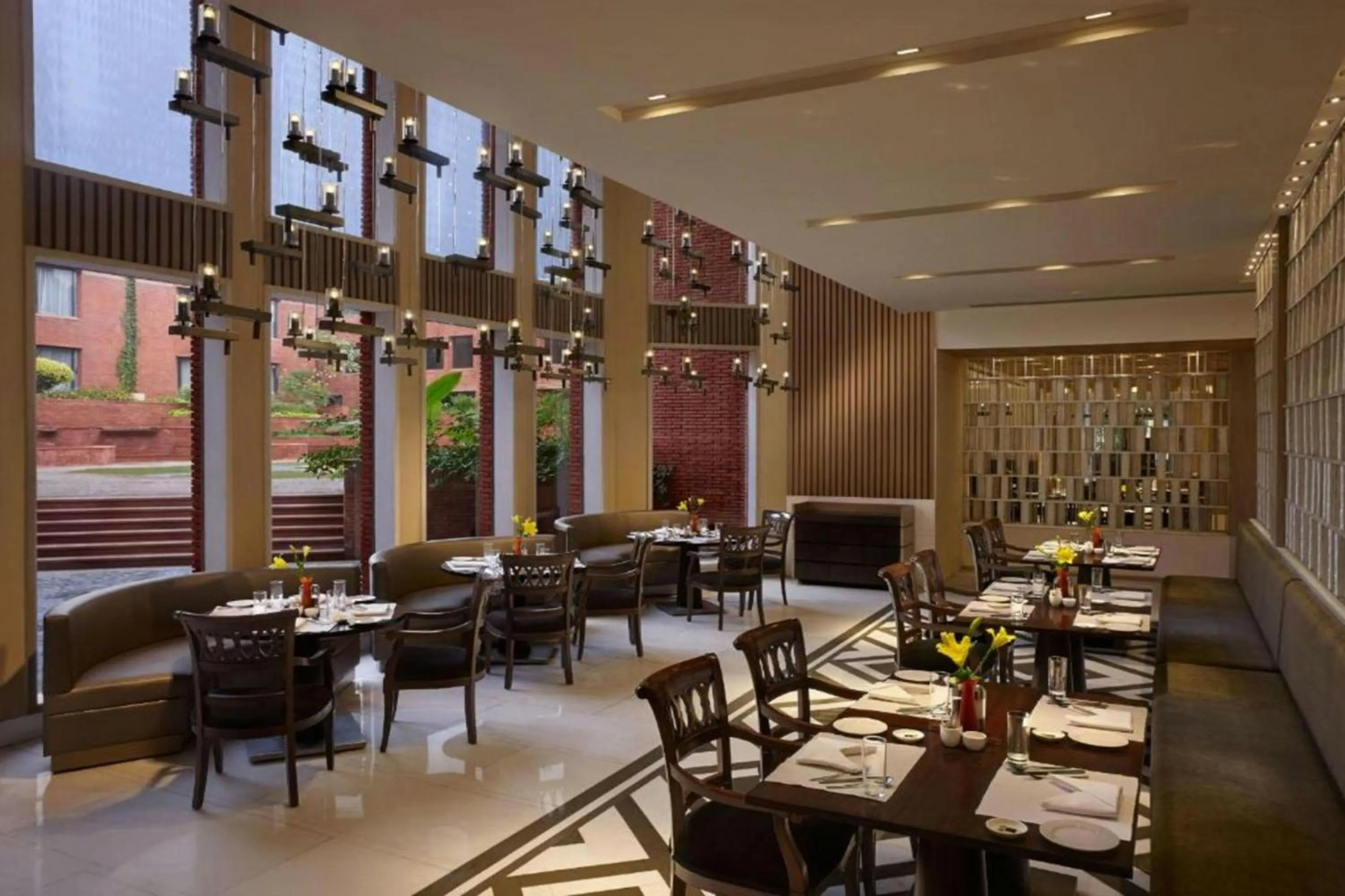 Restaurant/places to eat in ITC Mughal, A Luxury Collection Resort & Spa, Agra