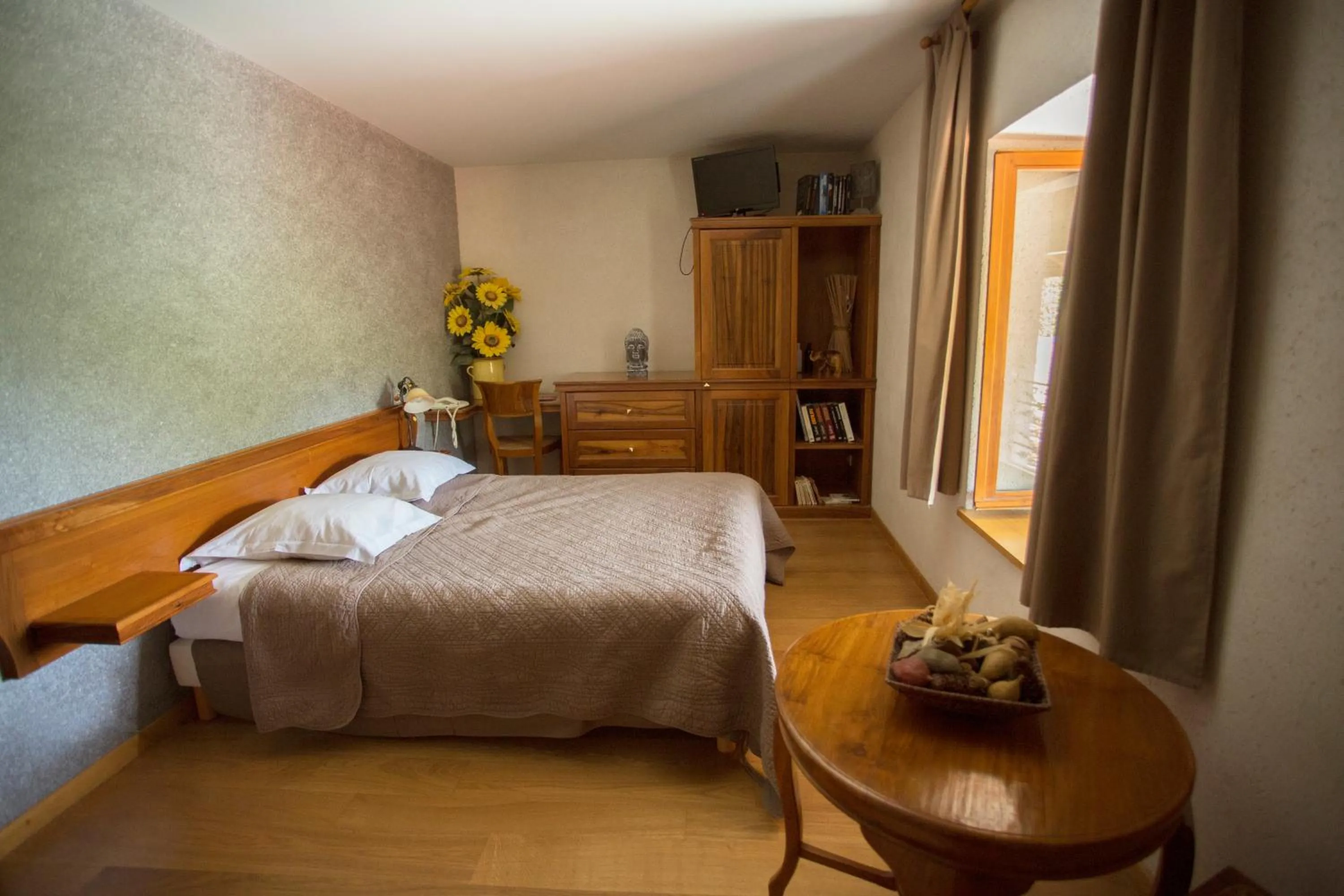 Photo of the whole room, Bed in Le Bonheur dans le Pré