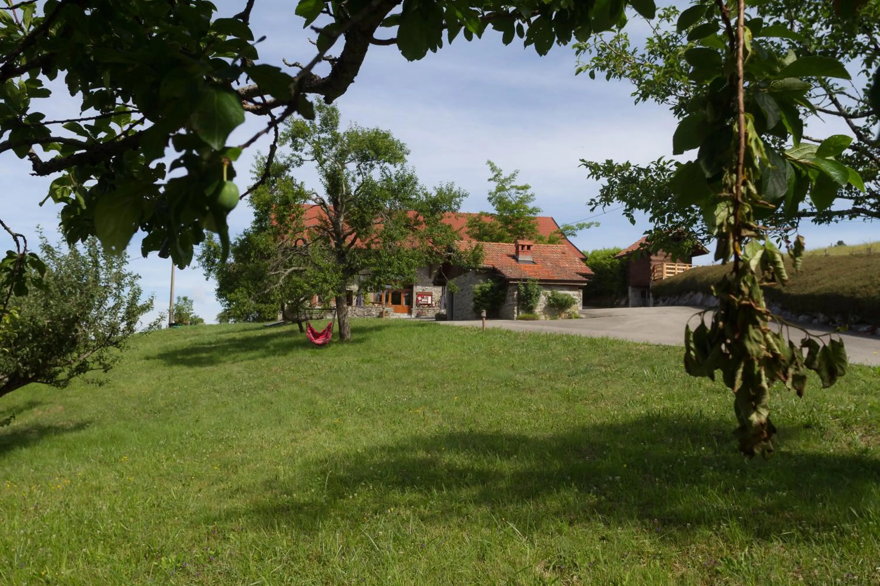 Facade/entrance in Le Bonheur dans le Pré