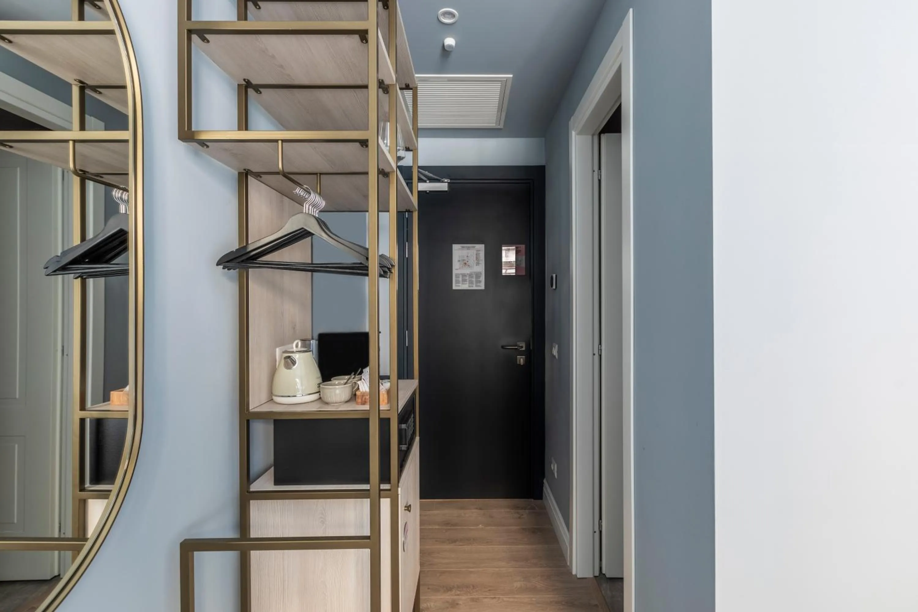 wardrobe in Numa Rome Linea