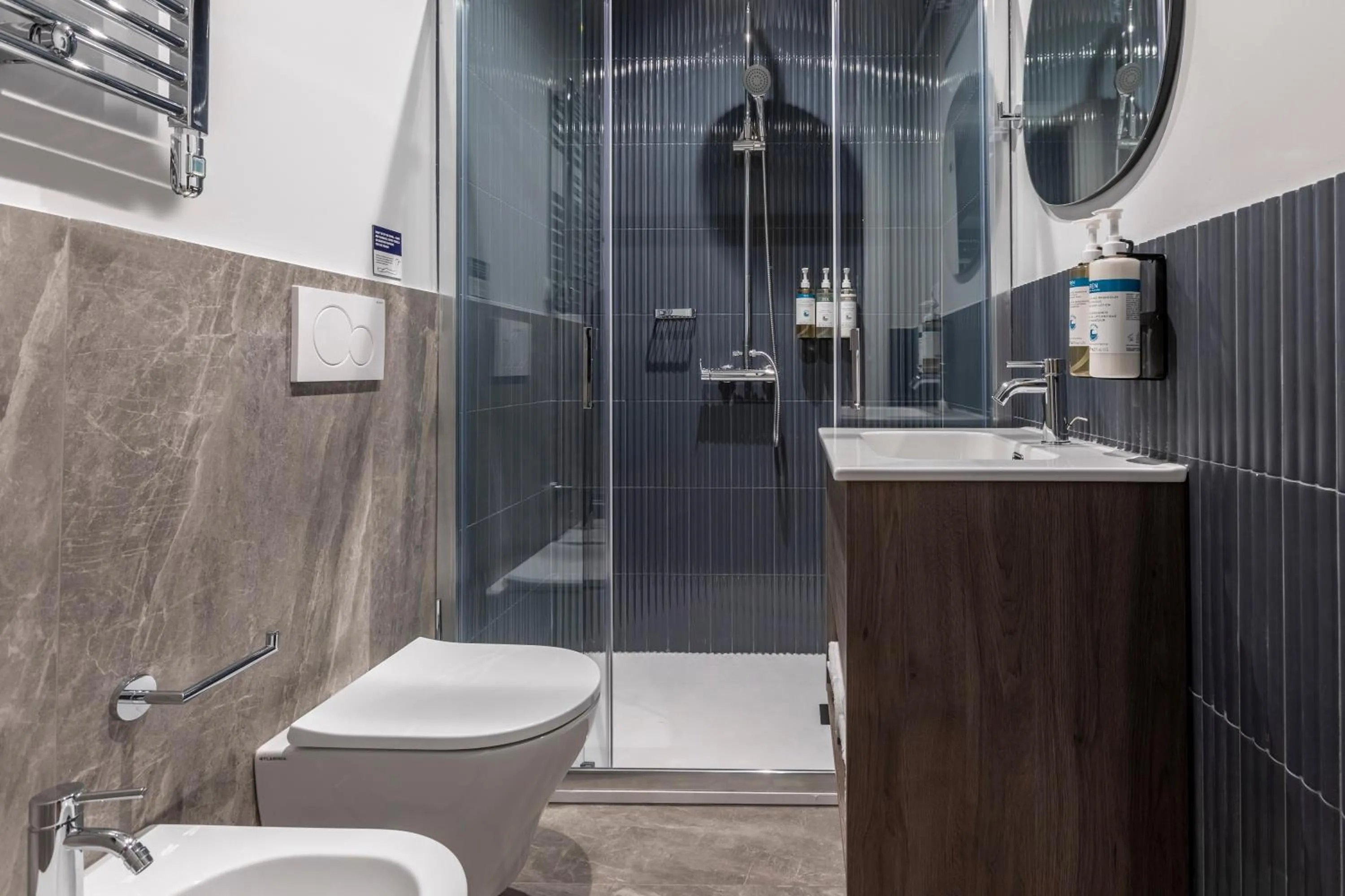 Shower in Numa Rome Linea