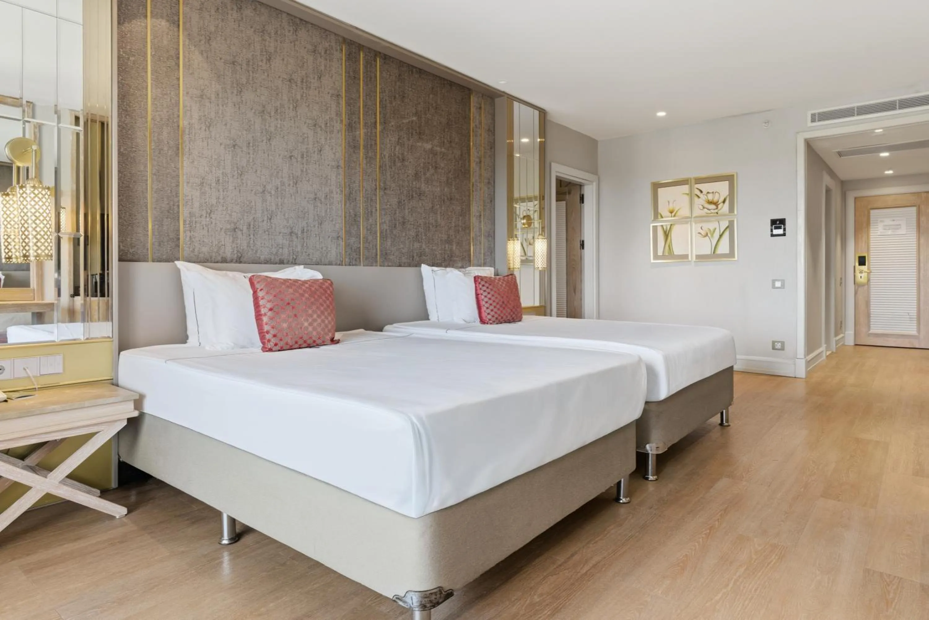 Bedroom, Bed in Ela Excellence Resort Belek