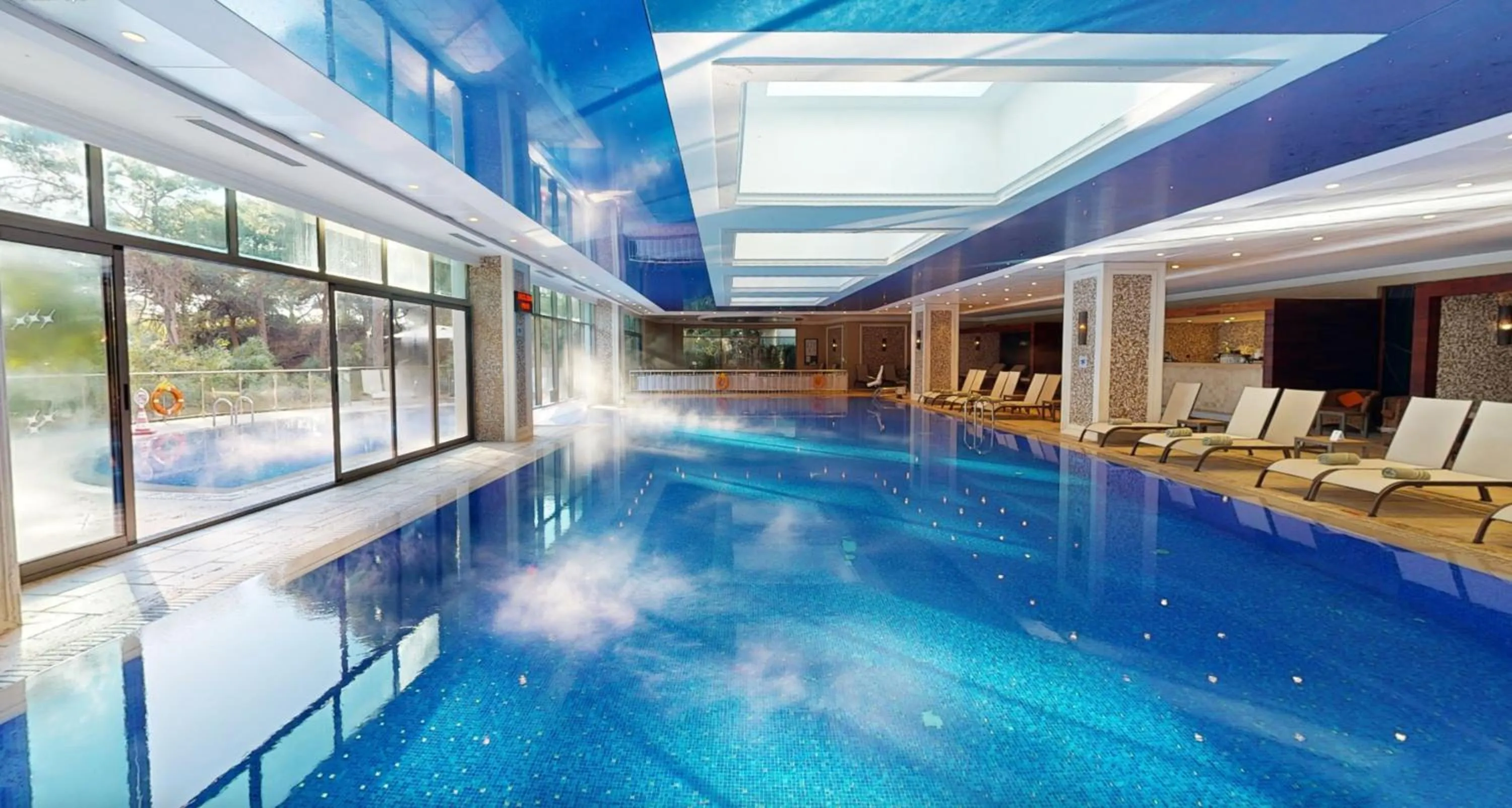 Swimming pool in Ela Excellence Resort Belek