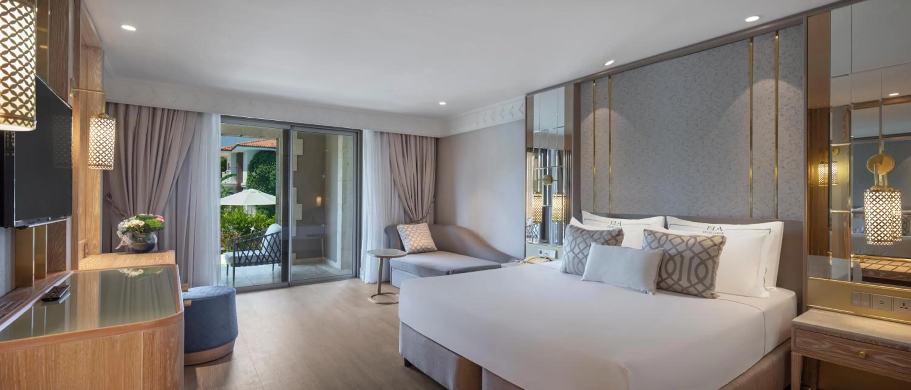 Balcony/Terrace, Bed in Ela Excellence Resort Belek