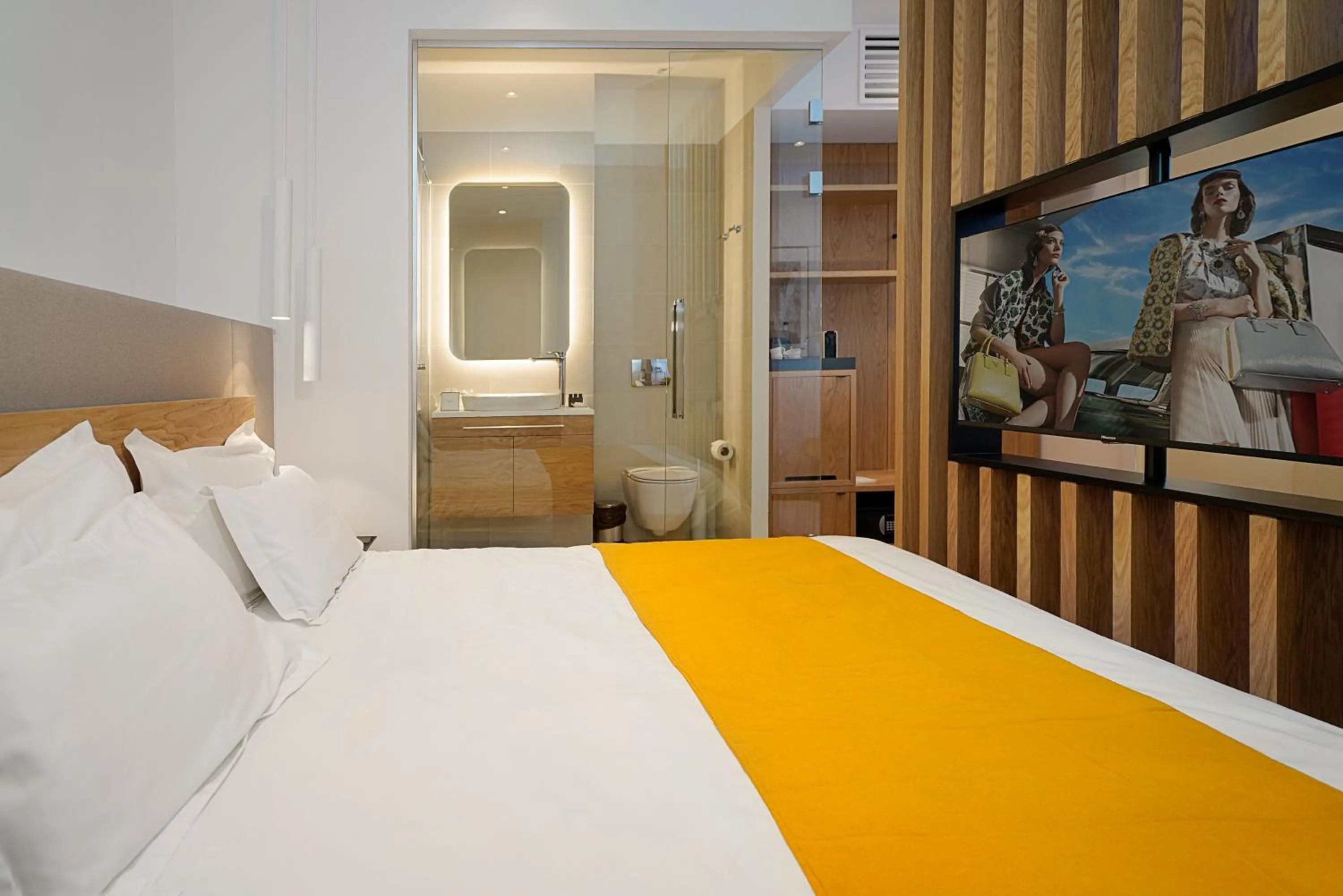 Bed in Dominic Smart & Luxury Suites - Terazije