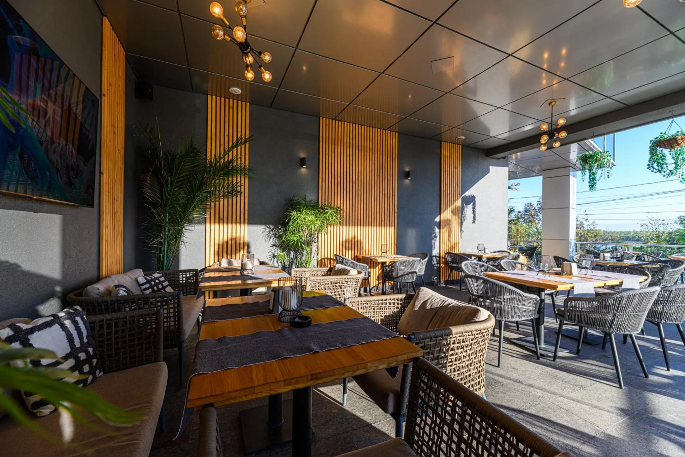 Restaurant/places to eat in Vega Hotel