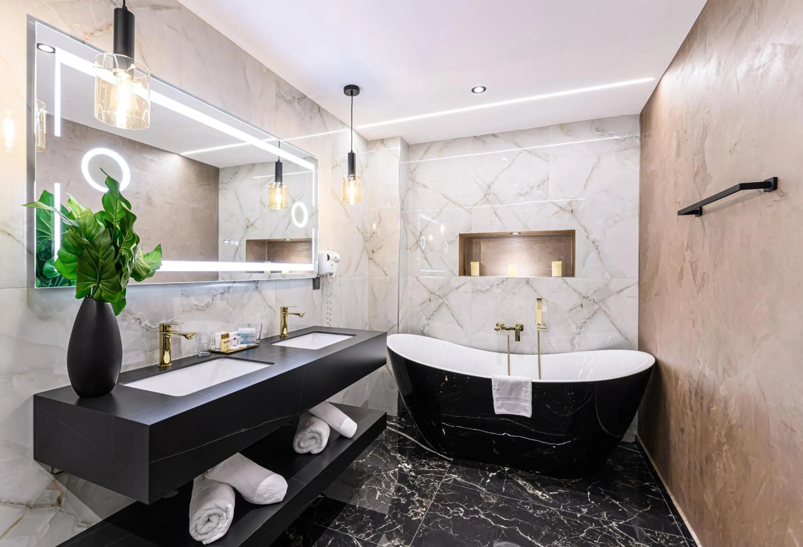 Shower in Vega Hotel