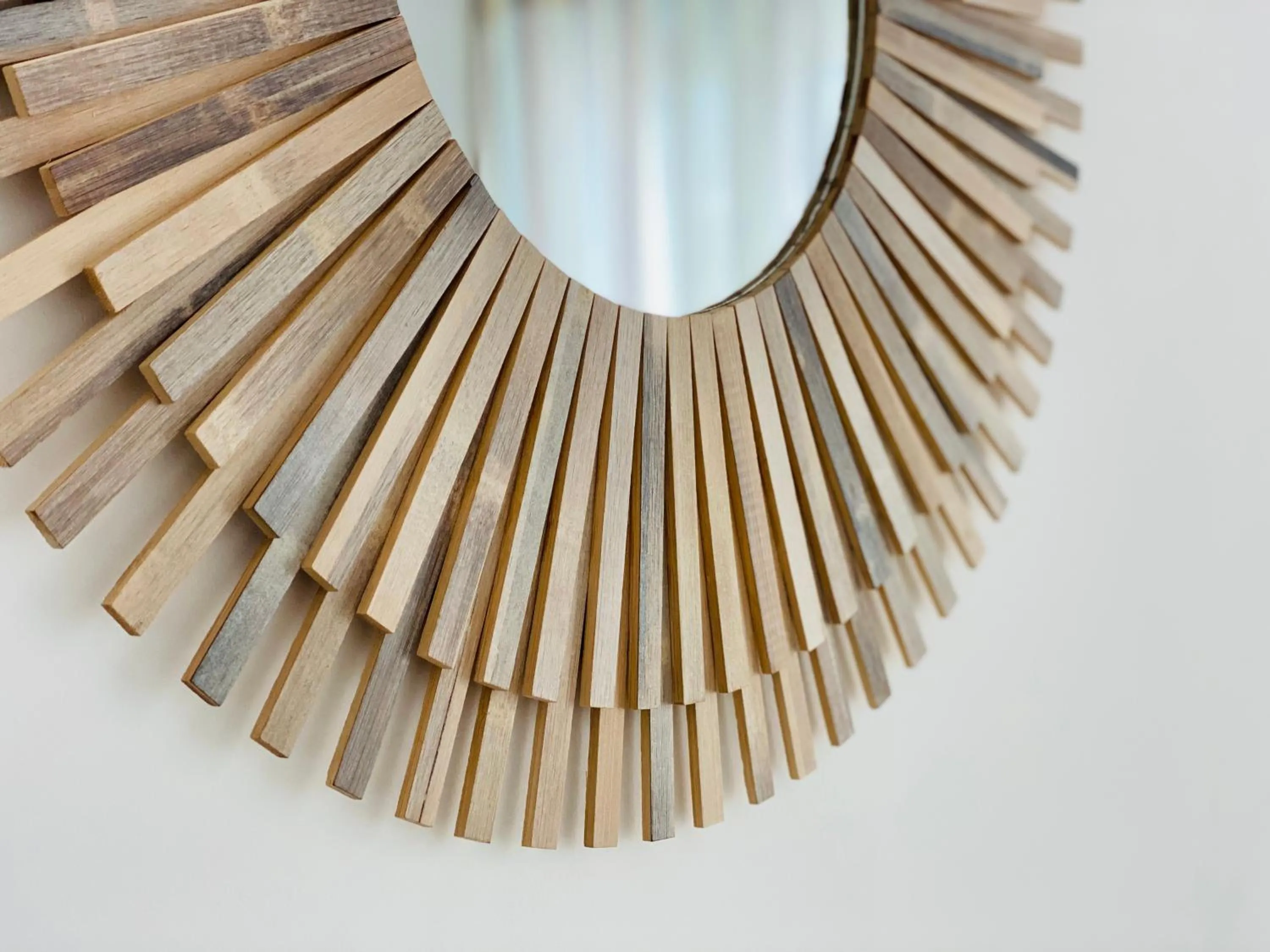 Decorative detail in Cyclades Blue