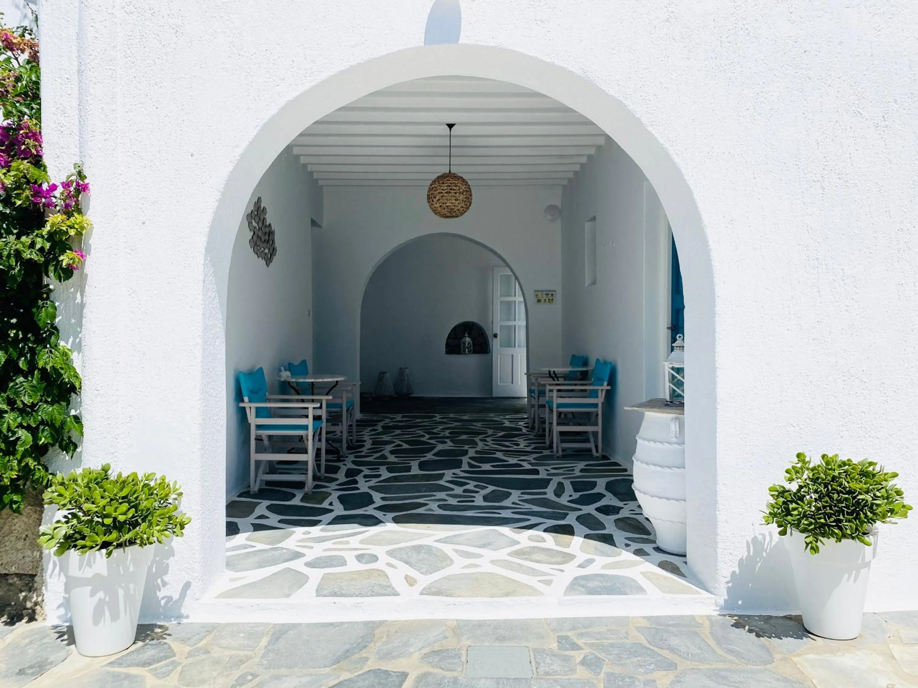 Property building in Cyclades Blue