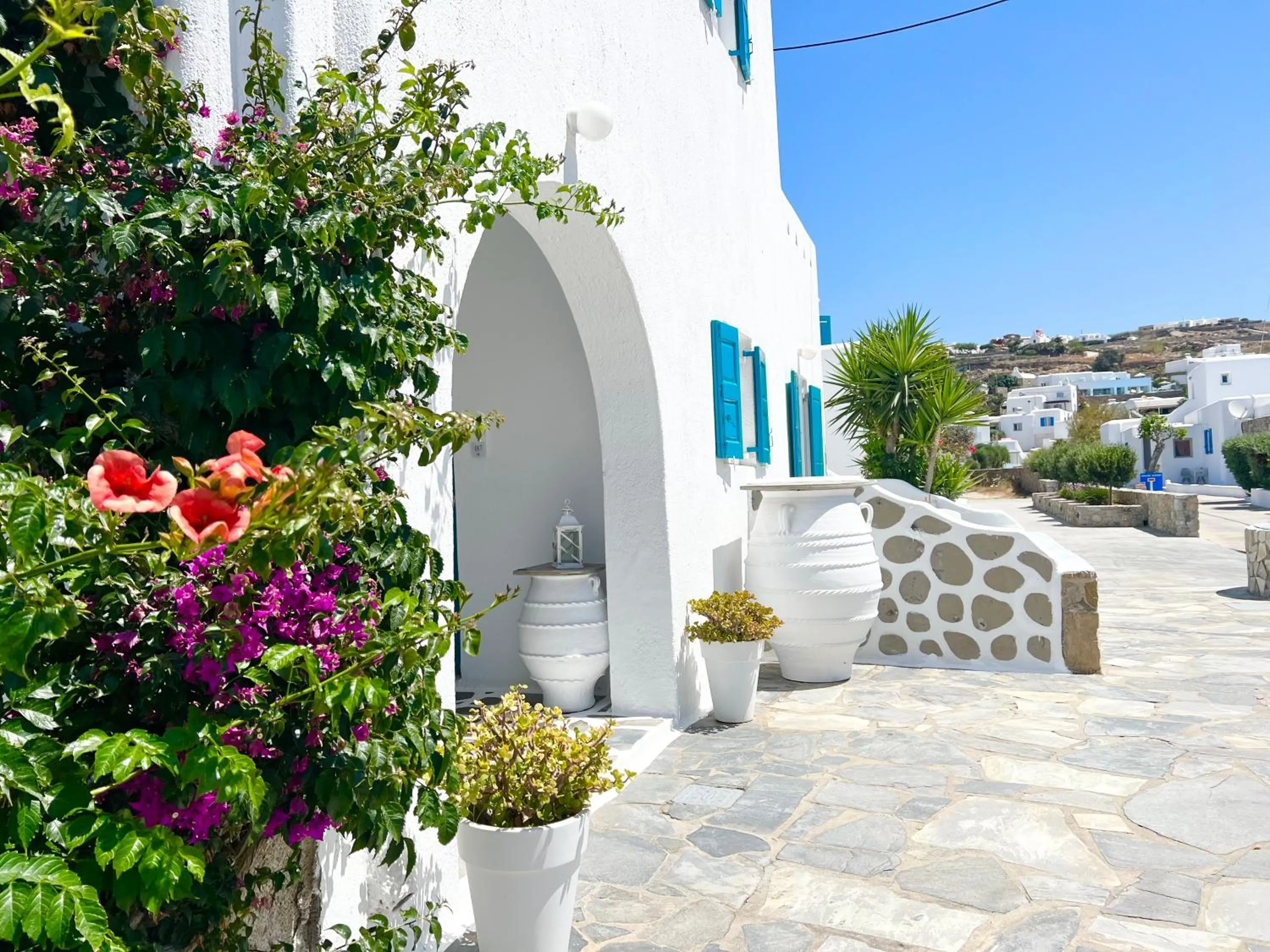 Property building in Cyclades Blue